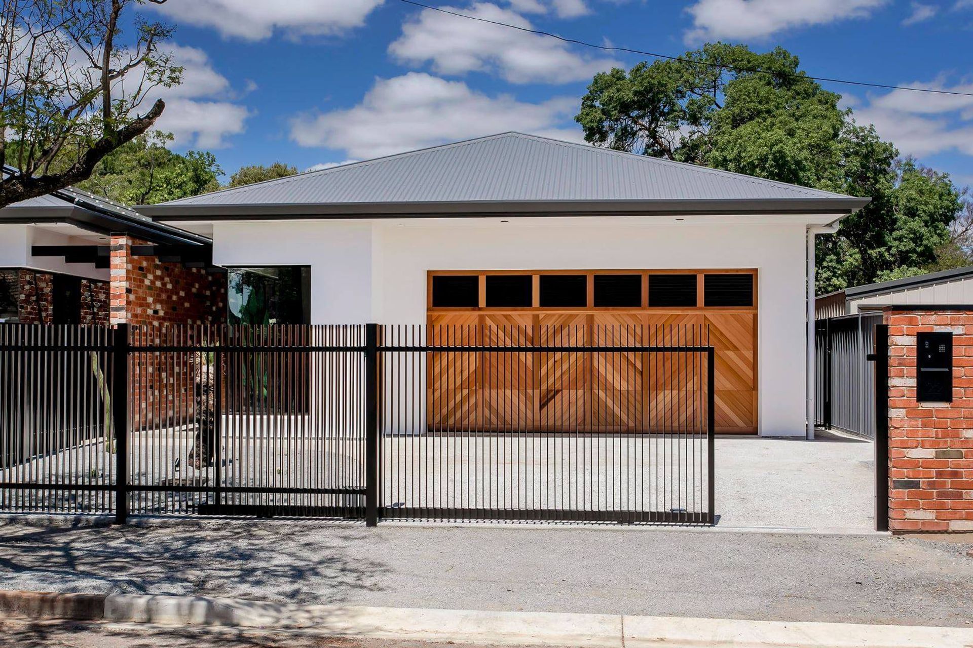 8 Exciting Garage Door Trends – 2023