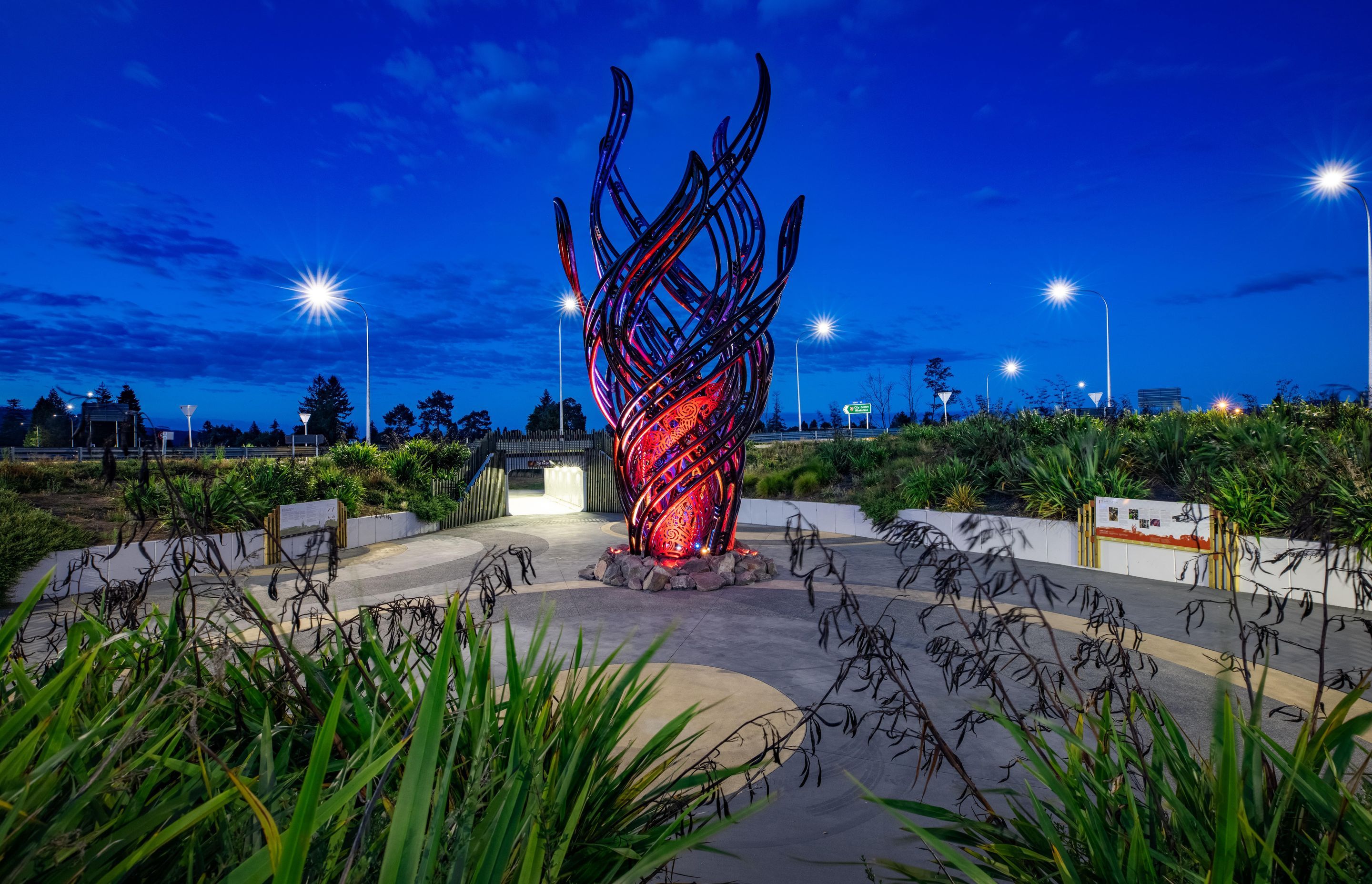 Located at the intersection of State Highways 5 and 30 at the entrance to Rotorua, Te Ahi Tupua—the Eternal Fire—is brought to vivid life thanks to the inclusion of RGBW lighting.
