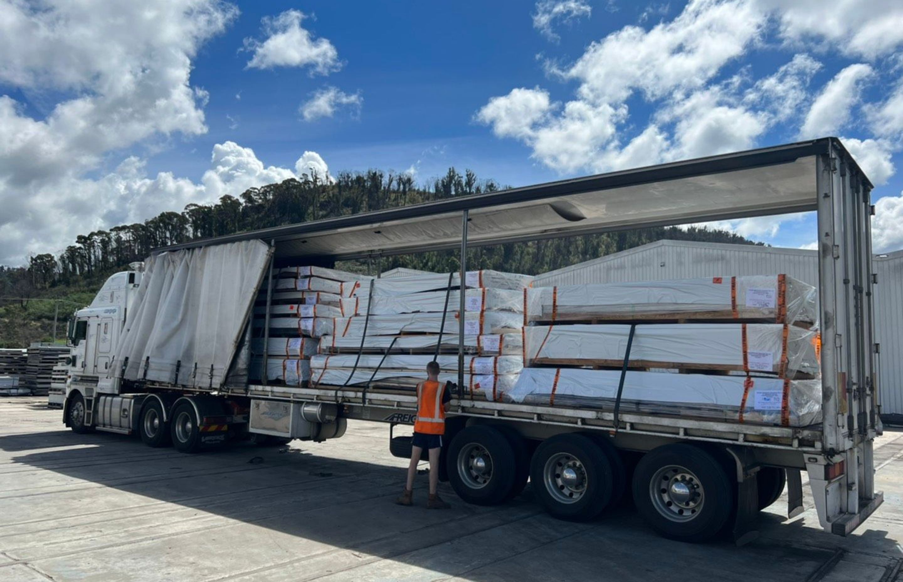 20 tonnes of Vitracore G2 is being delivered from Lithgow NSW to Melbourne VIC