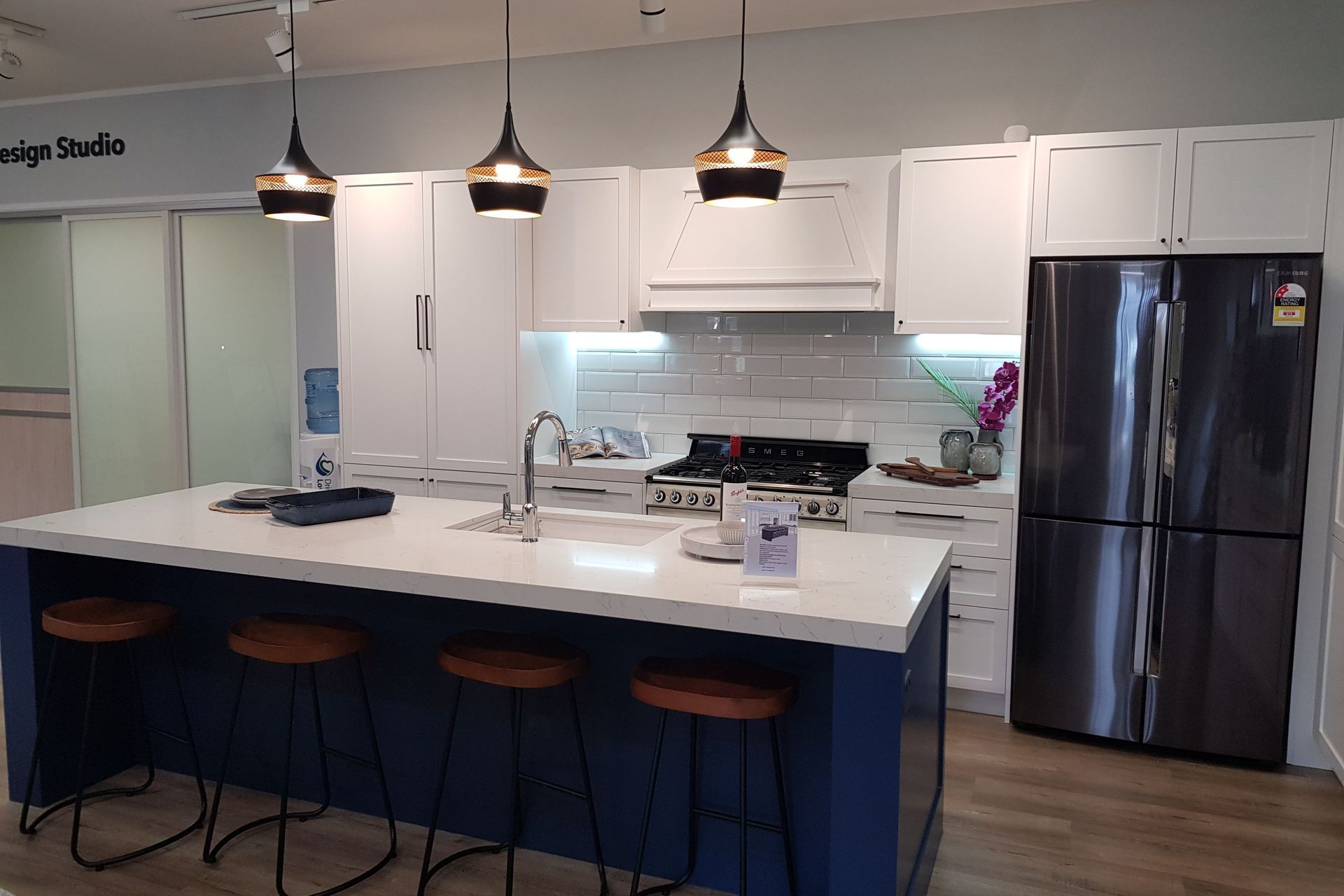 Classic kitchen with luxury materials that are hand crafted – Can be experienced in our kitchen showroom in Auckland