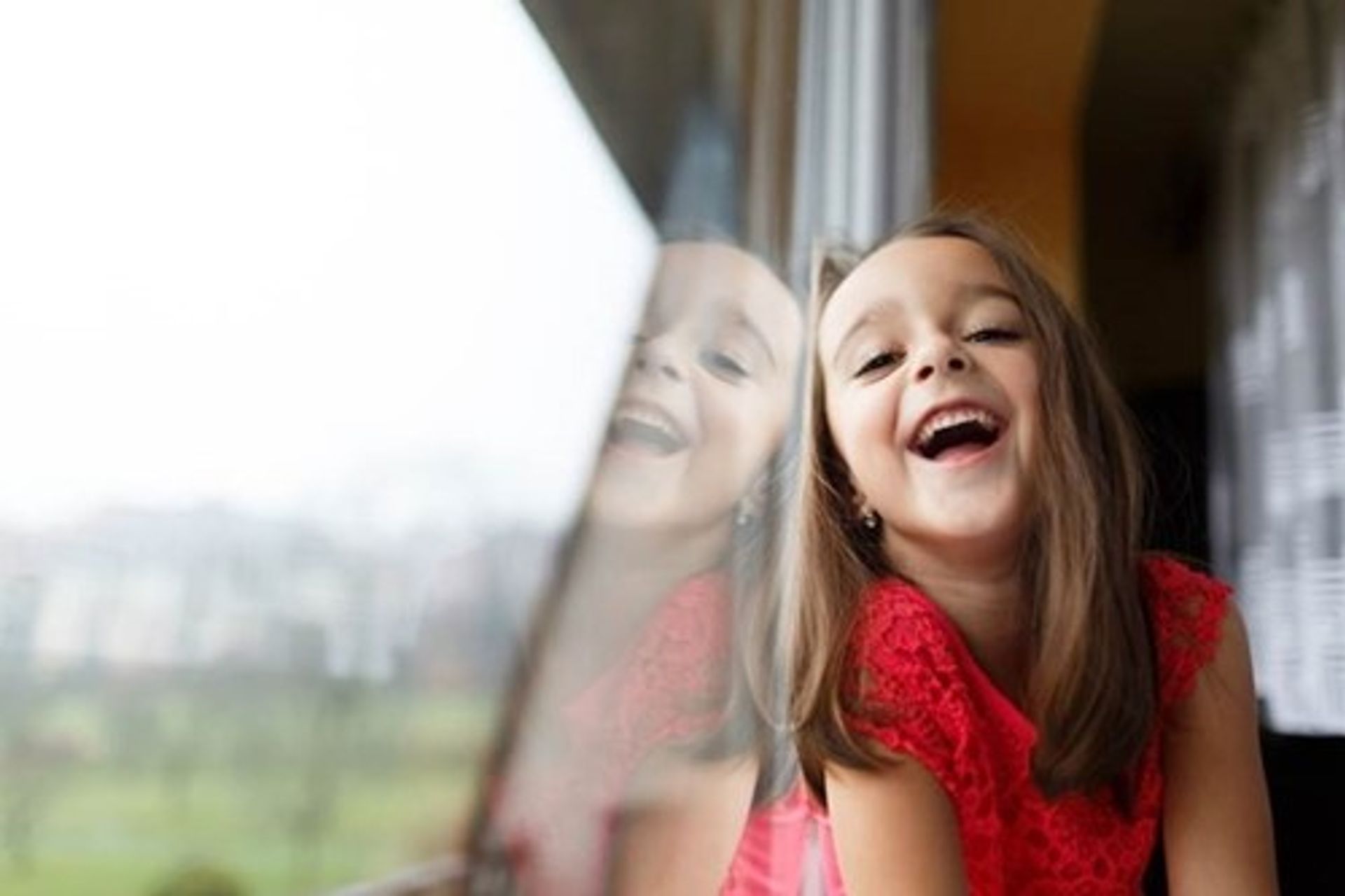 A passive ventilation slide within the window system can be open or closed to reduce excessive condensation on your windows.