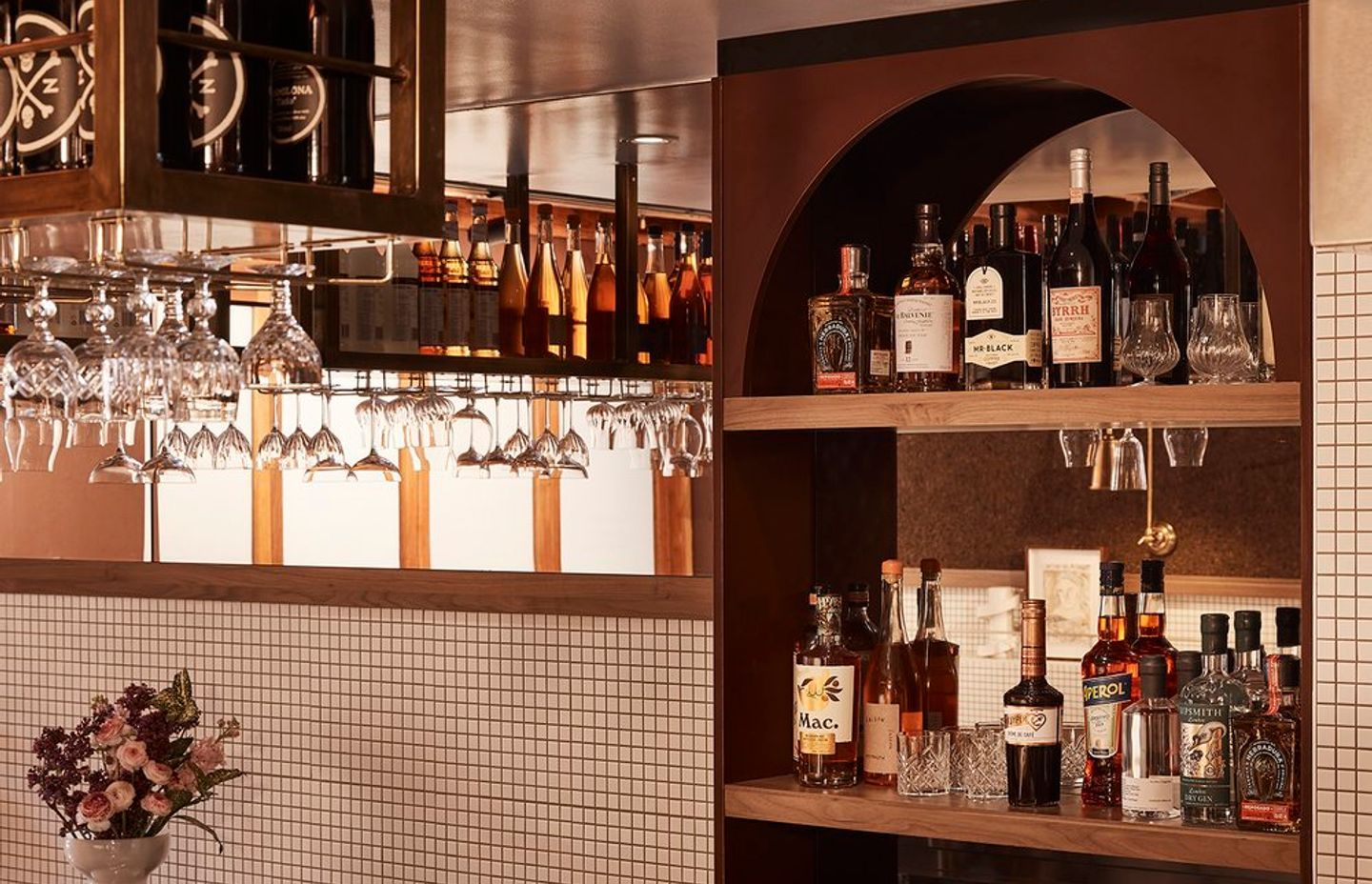 Banco Manly by Tom Mark Henry