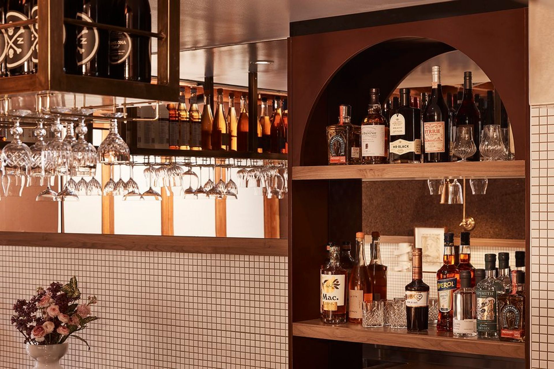 Banco Manly by Tom Mark Henry