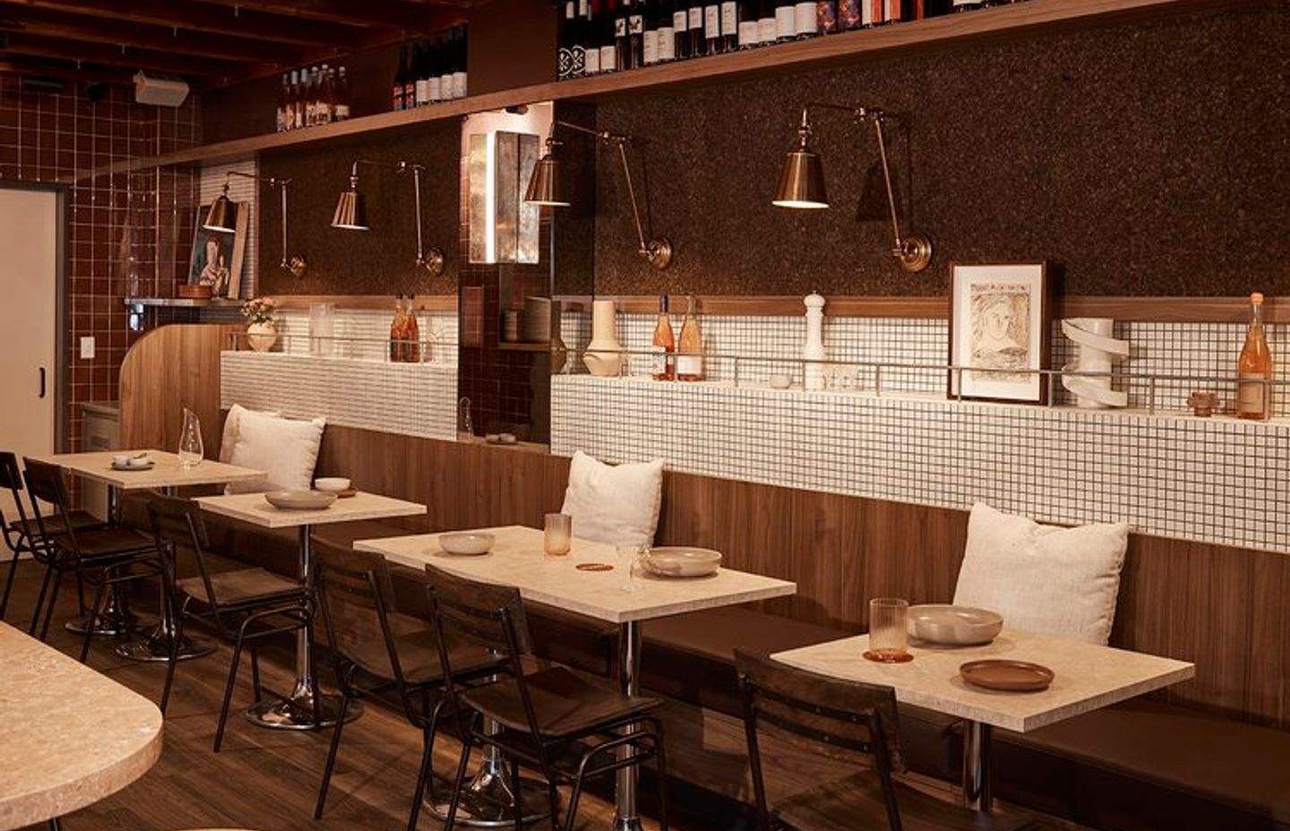 Banco Manly by Tom Mark Henry