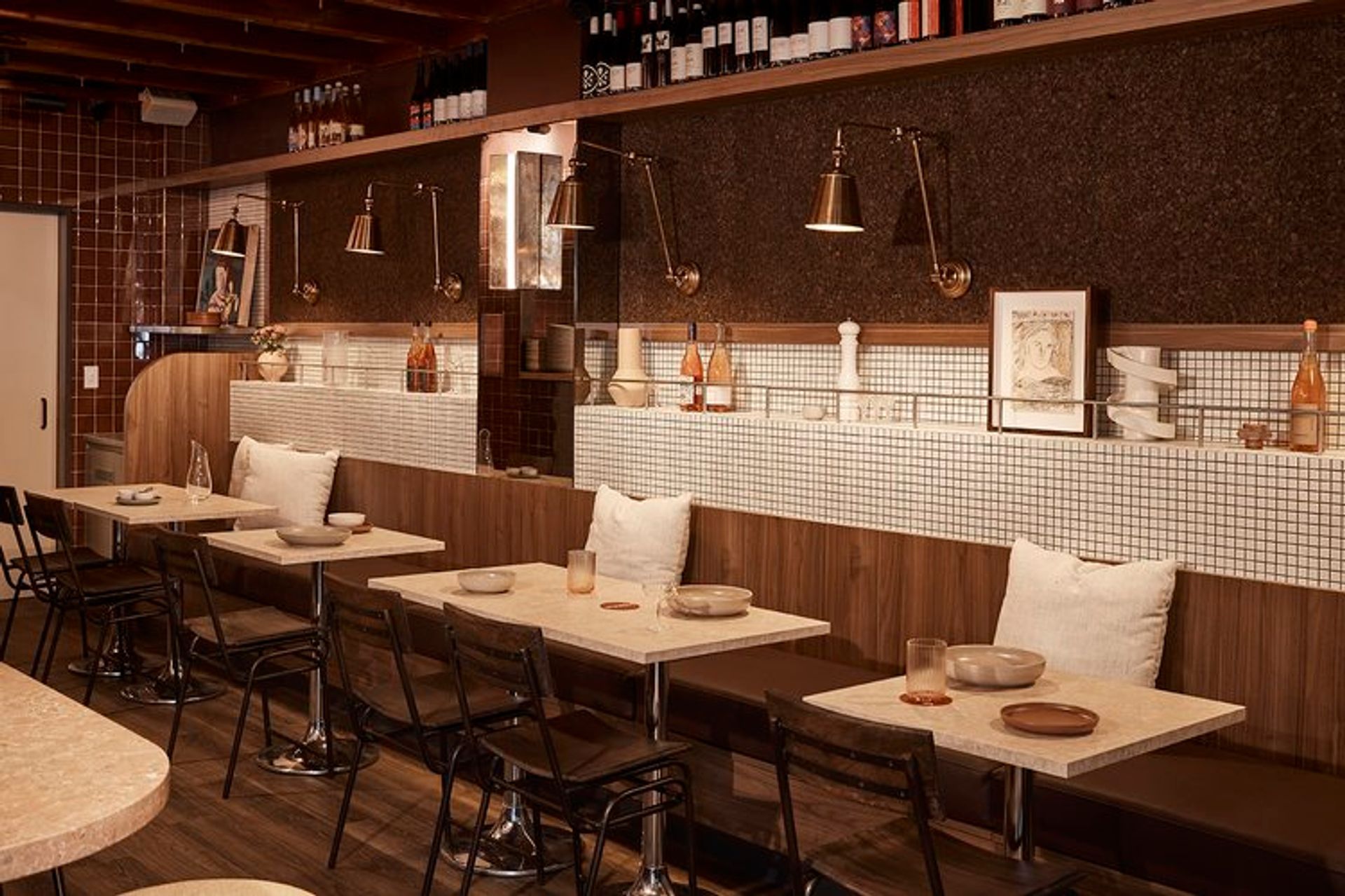 Banco Manly by Tom Mark Henry