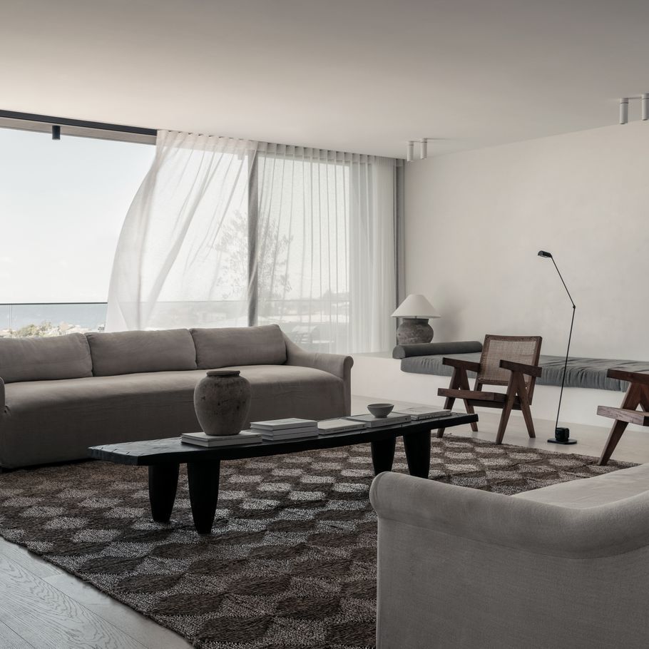 An interplay of tactility and light takes centre stage in this contextually responsive beachside home