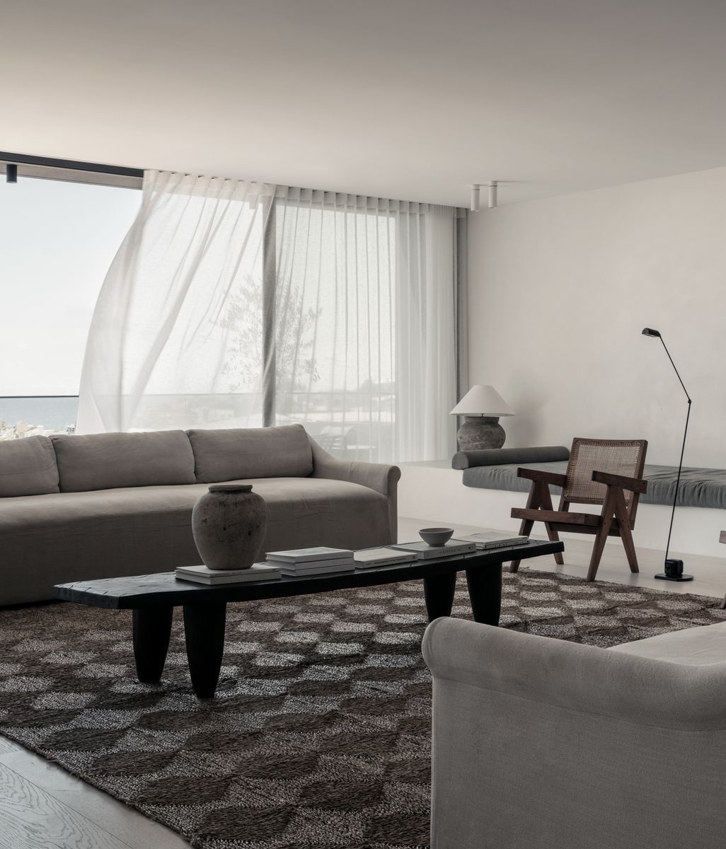 An interplay of tactility and light takes centre stage in this contextually responsive beachside home