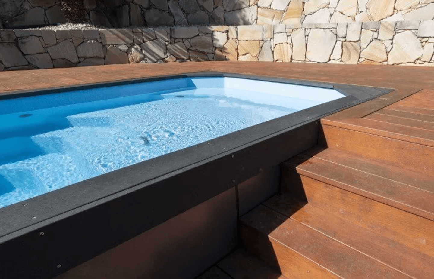 How to Select the Best Small Swimming Pool in Melbourne