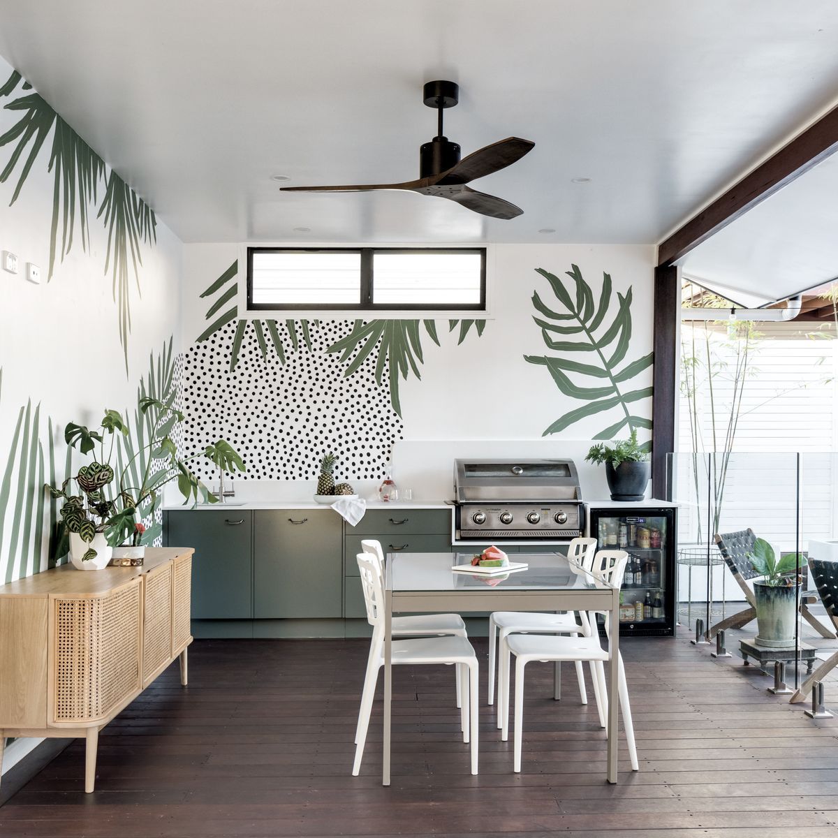 Take alfresco dining to new levels with these outdoor kitchen ideas