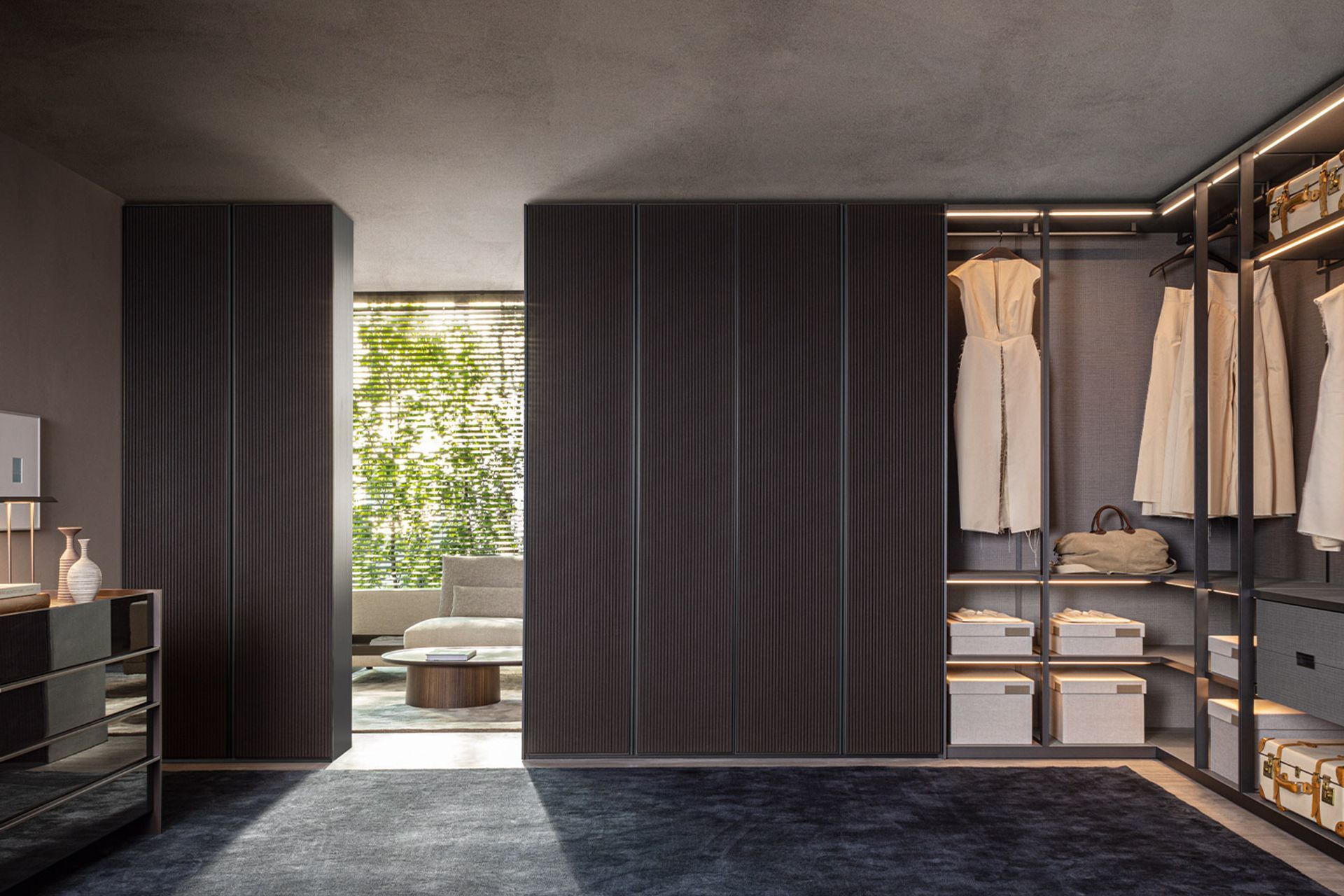 Gliss Master Bamboo by Vincent Van Duysen. “Bamboo”, the Molteni range is enriched with a door covered in Eco Skin in the eight colours.