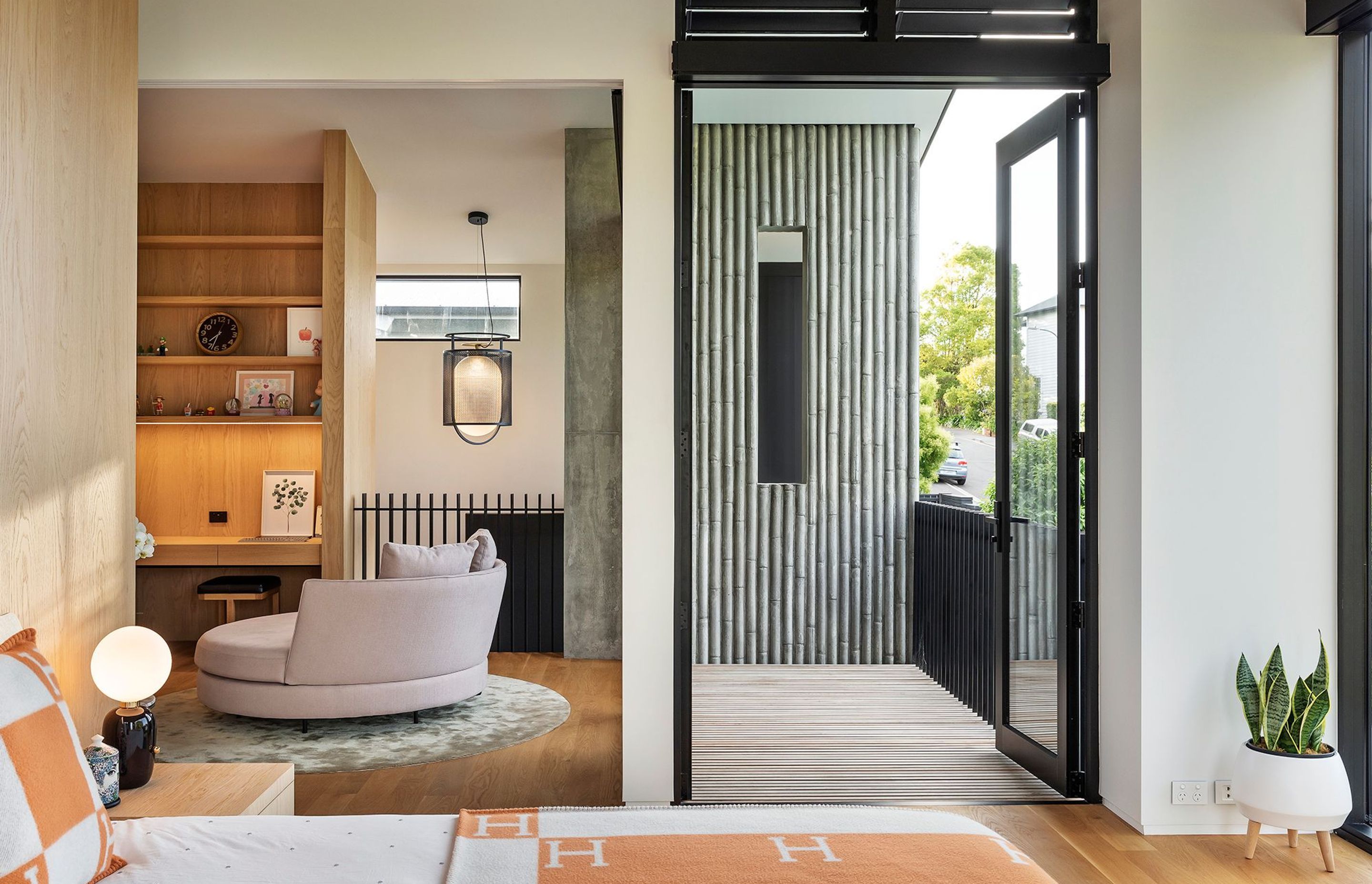 Lin House: how to build an innovative concrete wall with bamboo