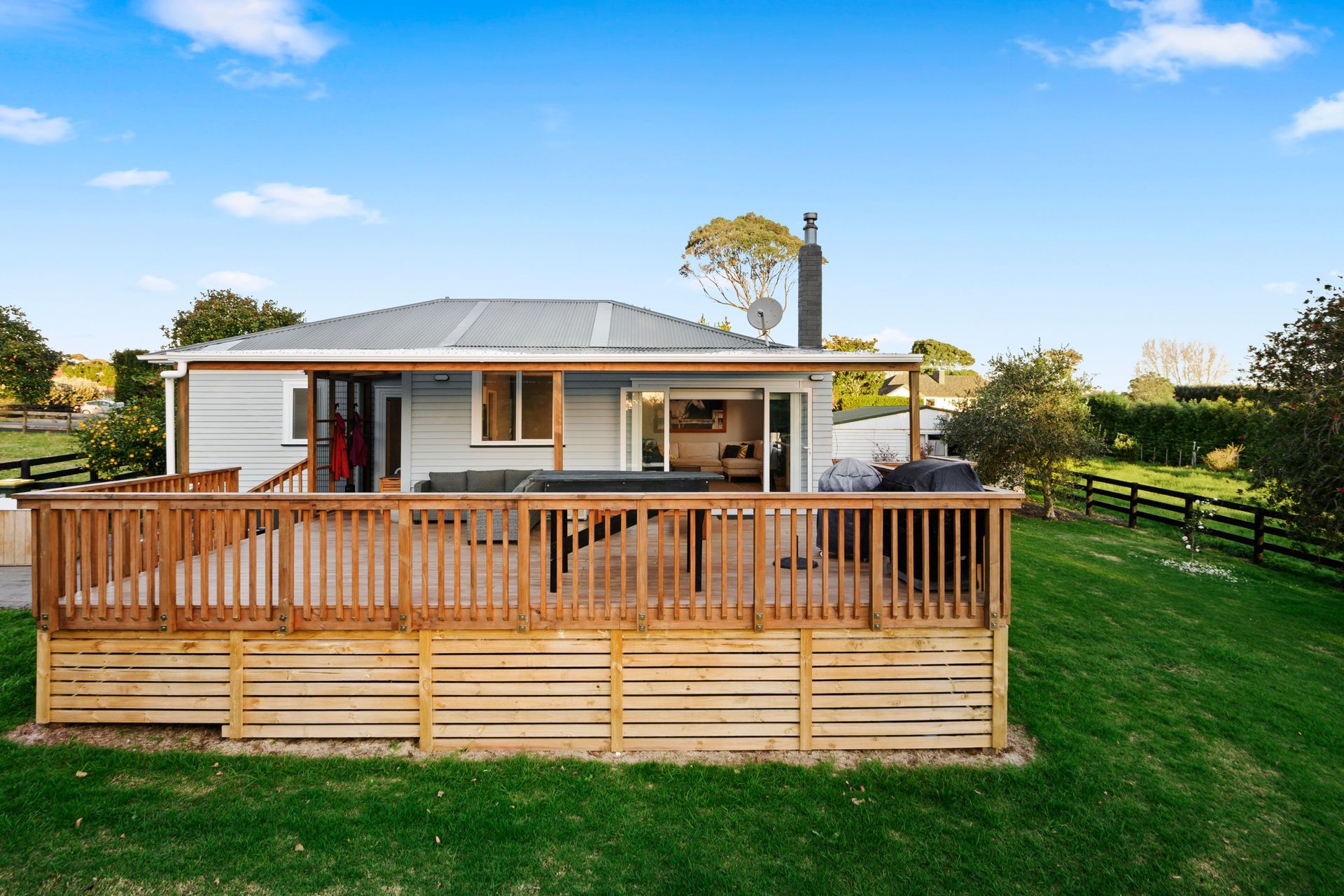 This Glenbrook home was completely transformed inside and out by Kanda Homes and now features modern open-plan living and indoor-outdoor flow.