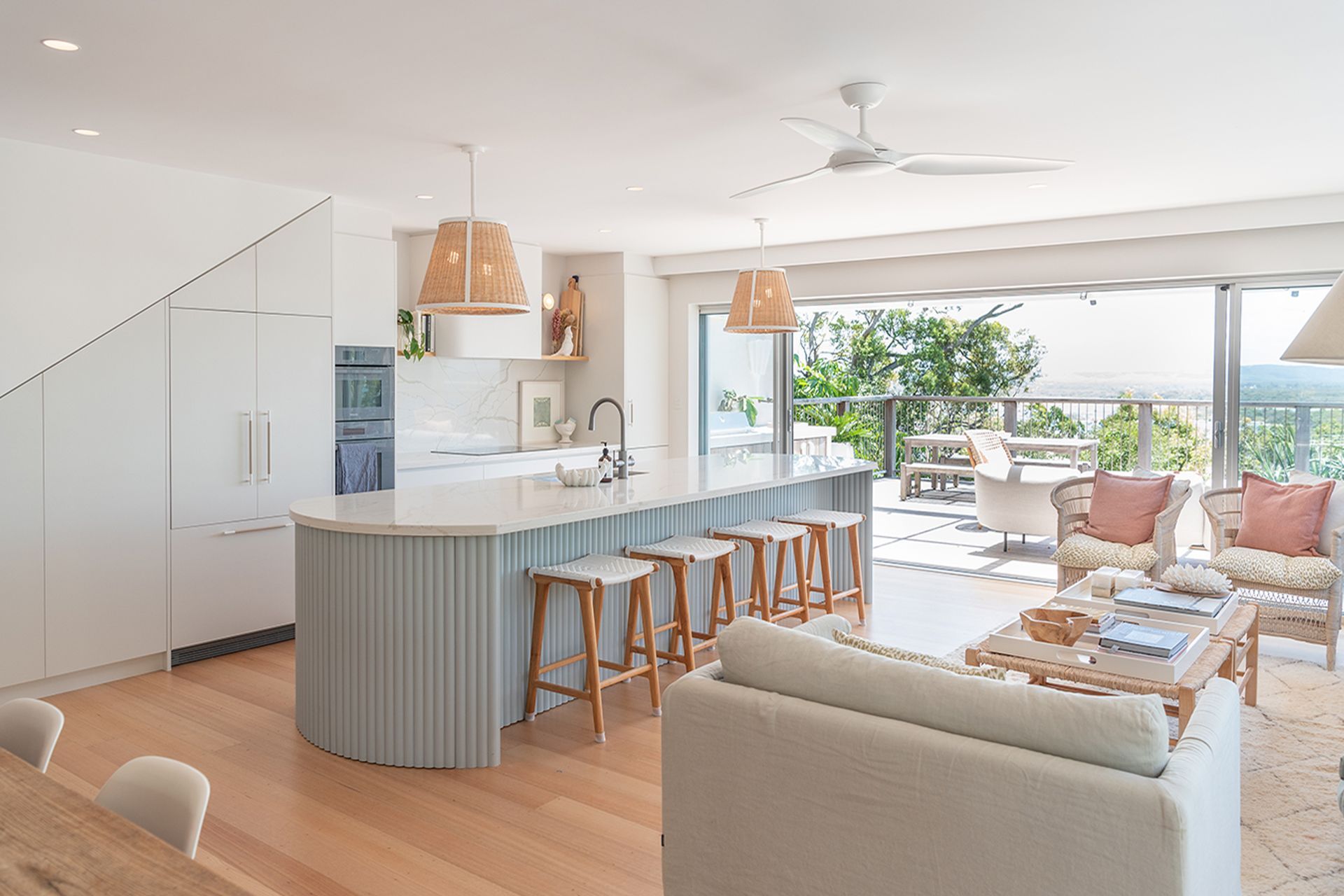 © Gull Design - featuring Schweigen IN. KLS-9GLASS 900mm Silent White Glass Undermount Rangehood