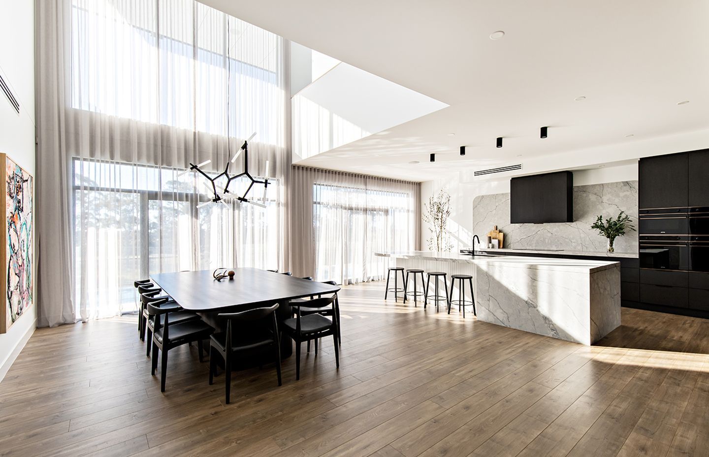 © King Homes - featuring Schweigen UM1170-9S 900mm Silent Undermount Rangehood