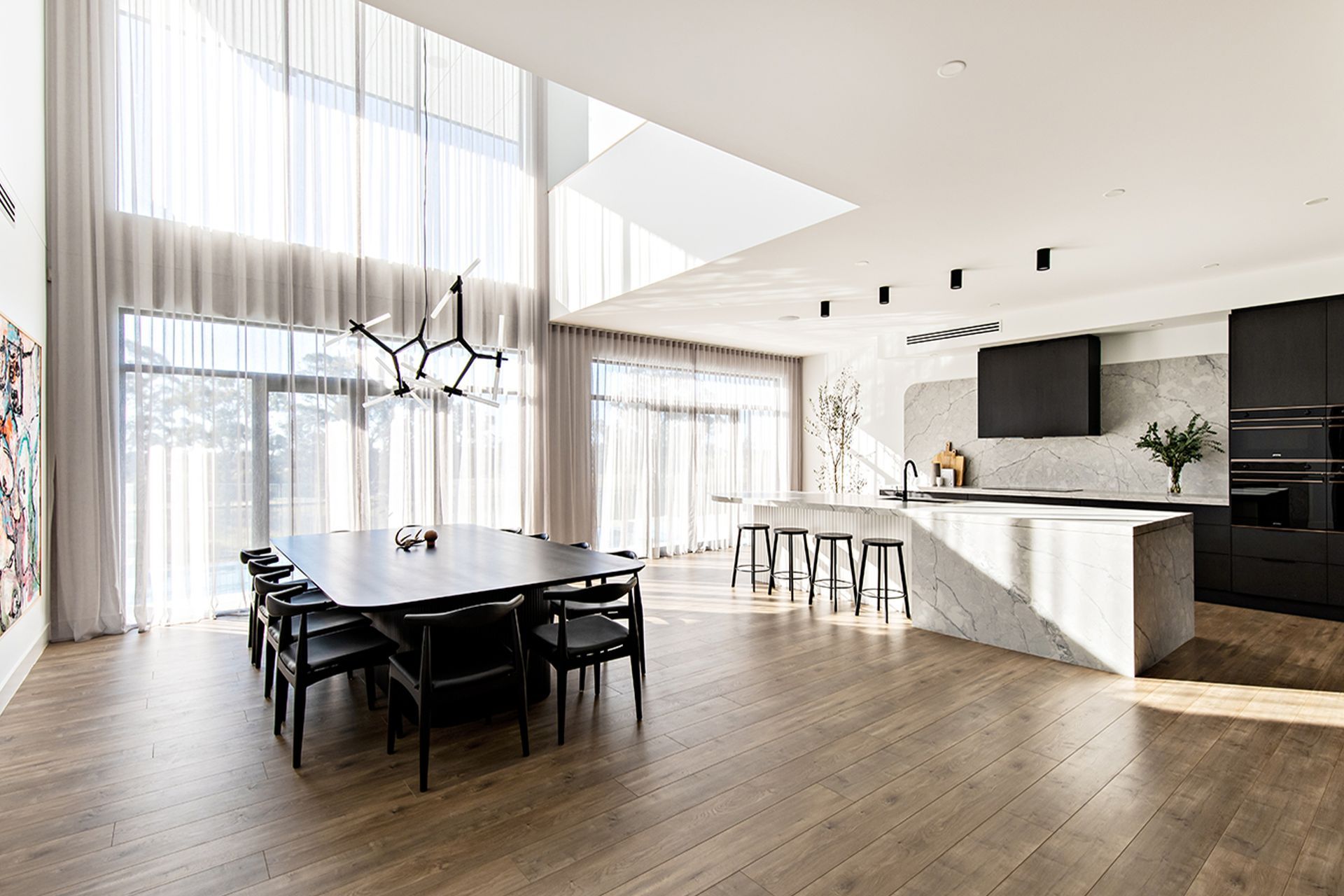 © King Homes - featuring Schweigen UM1170-9S 900mm Silent Undermount Rangehood