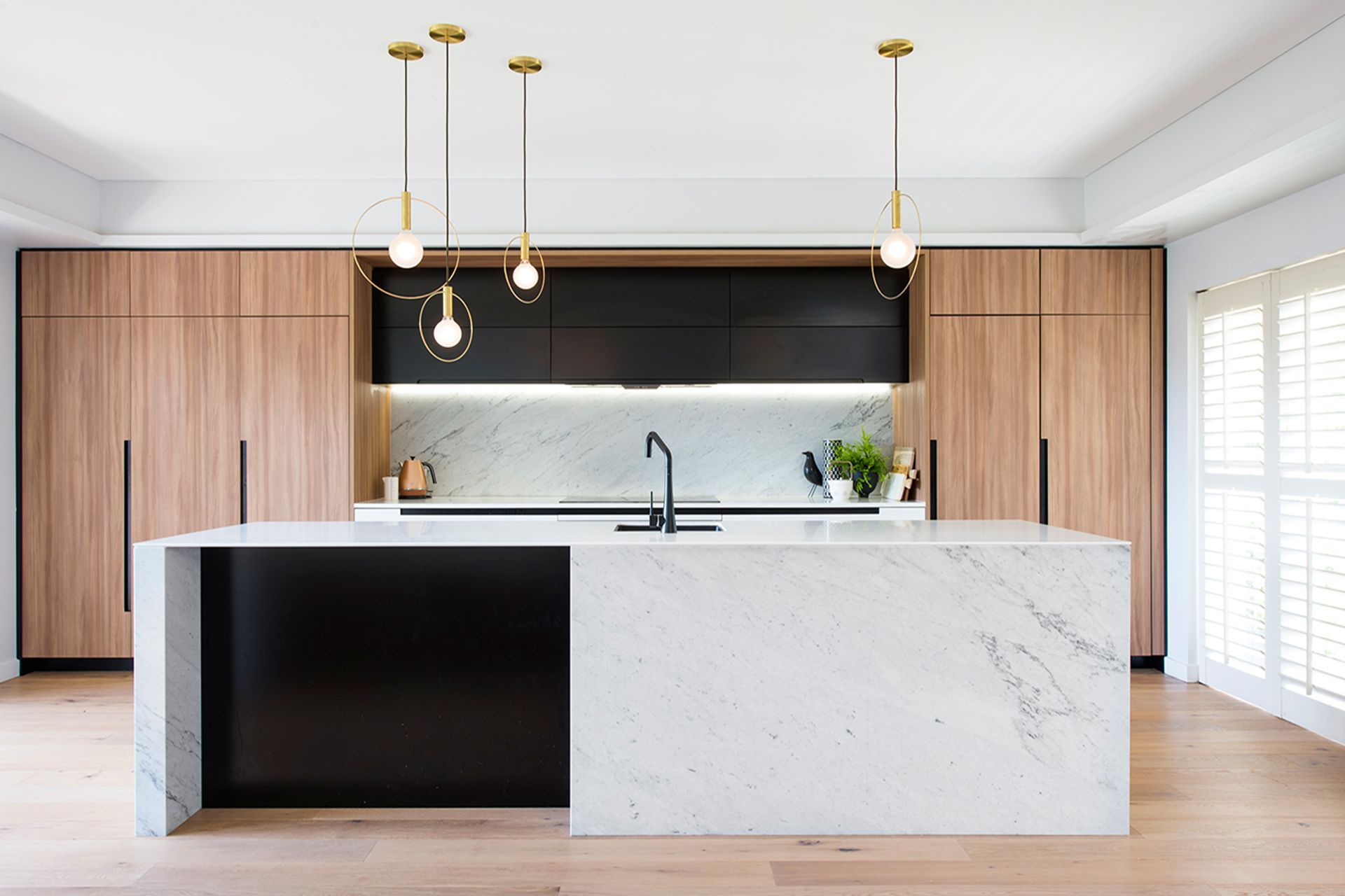 © Minosa Design - featuring Schweigen UM1170-9S 900mm Silent Undermount Rangehood