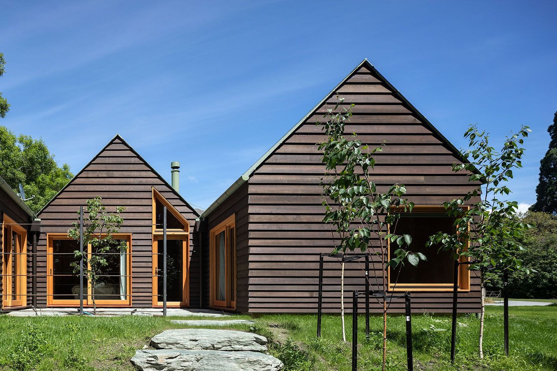 Rosenfeld Kidson’s Bevel Back Cedar weatherboards provide a classic design element to any external cladding system.