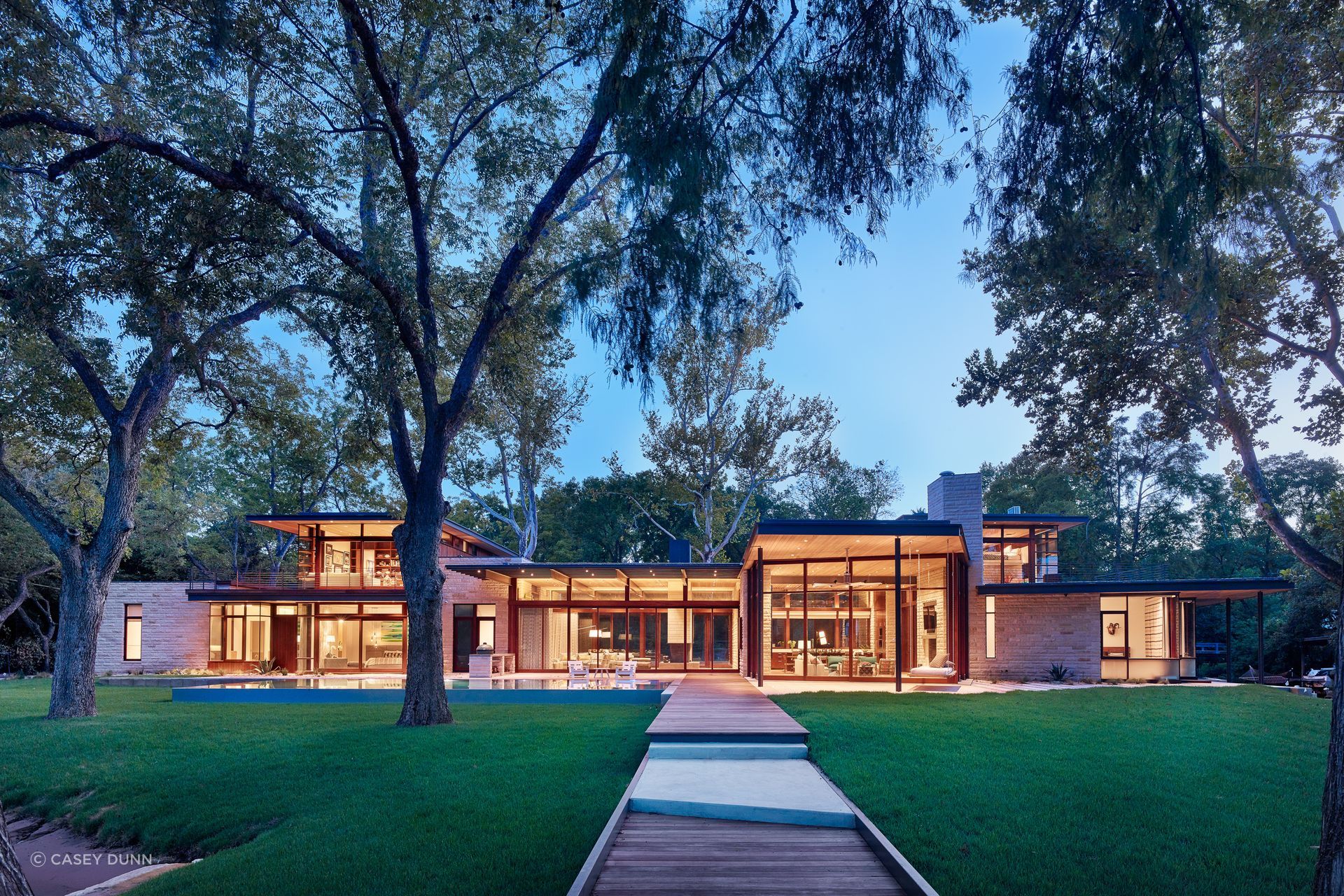 APALAKEAUSTIN-3.jpg