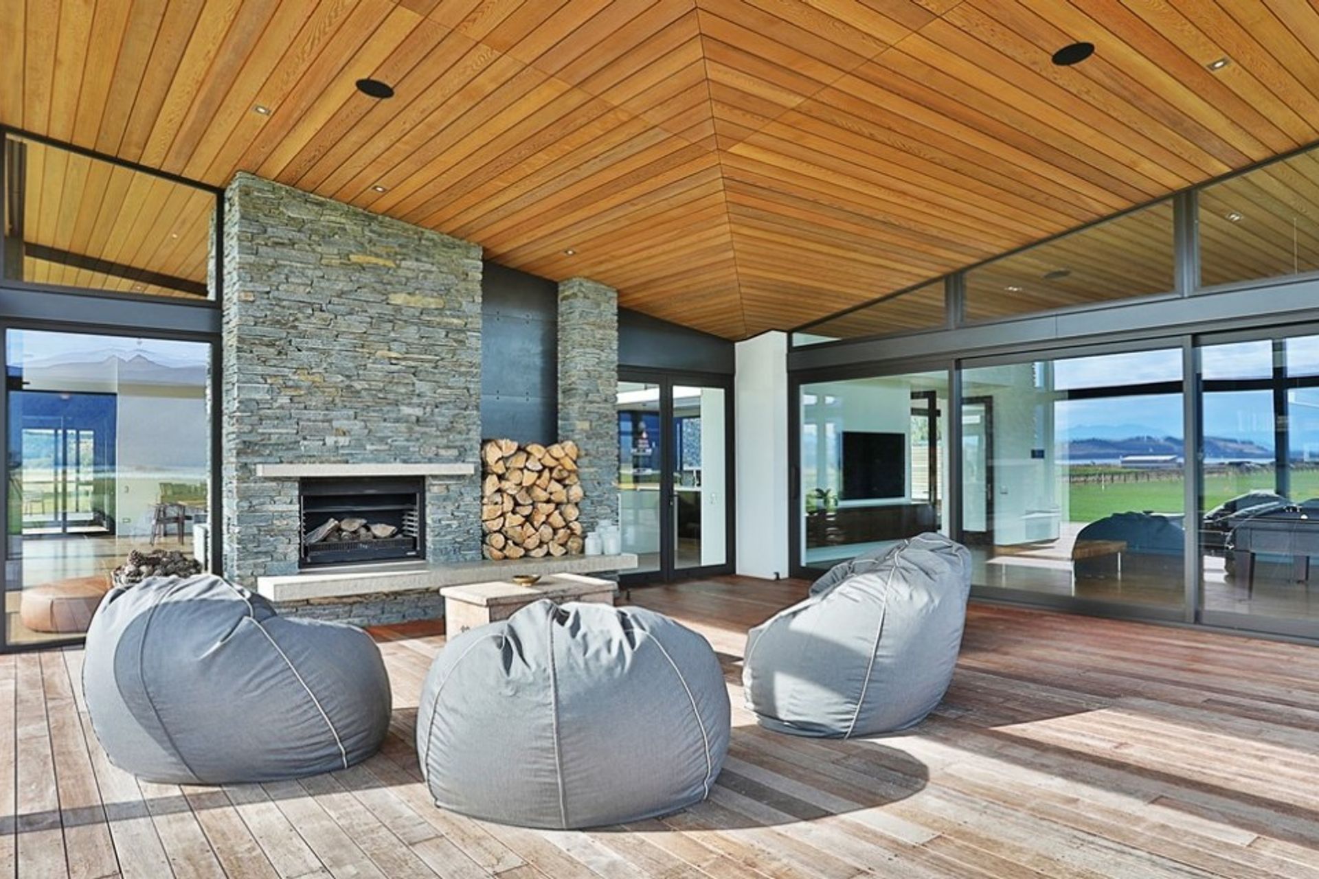 How to choose the best sliding doors for stunning views