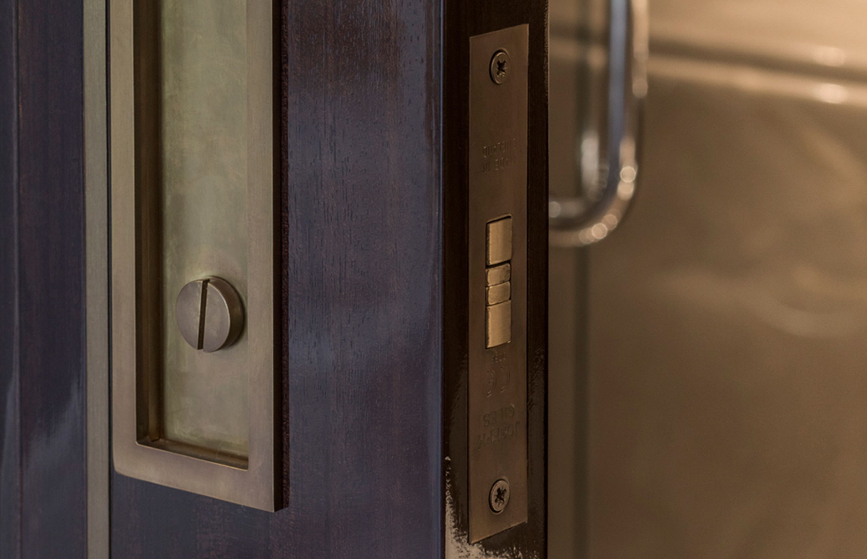 As well has the range of door knobs and levers, Joseph Giles offers a collection of hinged and sliding door latches and locks, which of course come in the same finish as the knobs and levers.