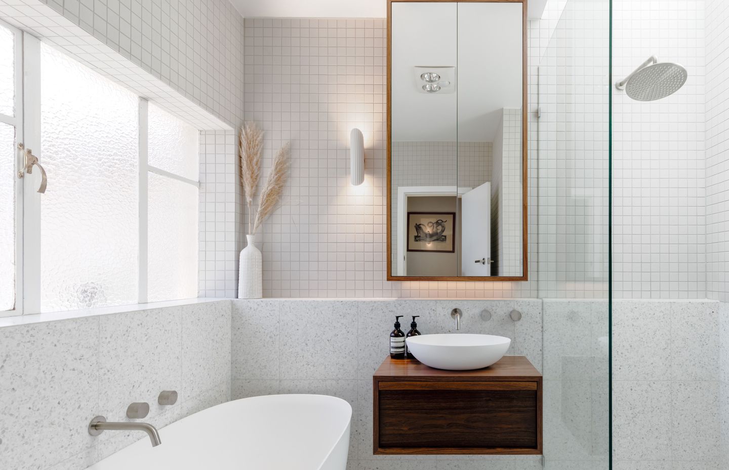 Brighton East Residence by Bonnie Mills Architecture + Interiors | Photography by Elise Scott