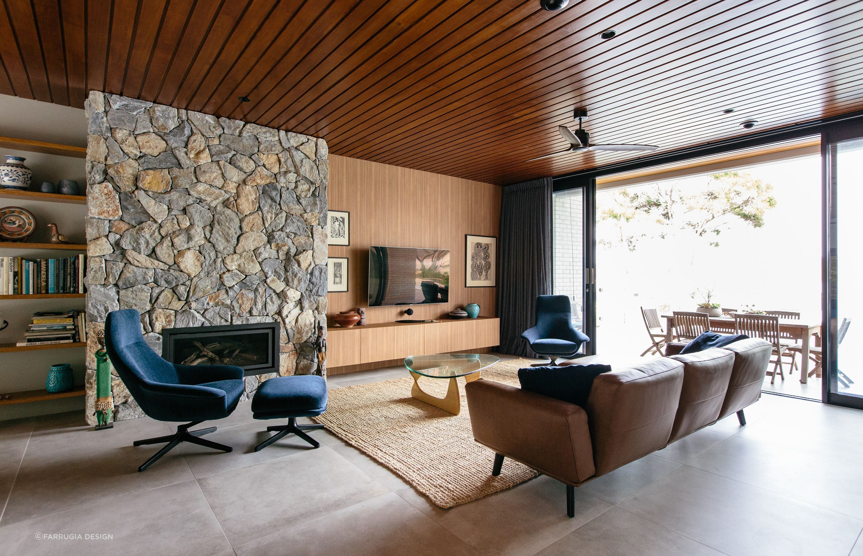 The immaculate interior of the Avalon Mid Century House - Photography: Caroline McCredie