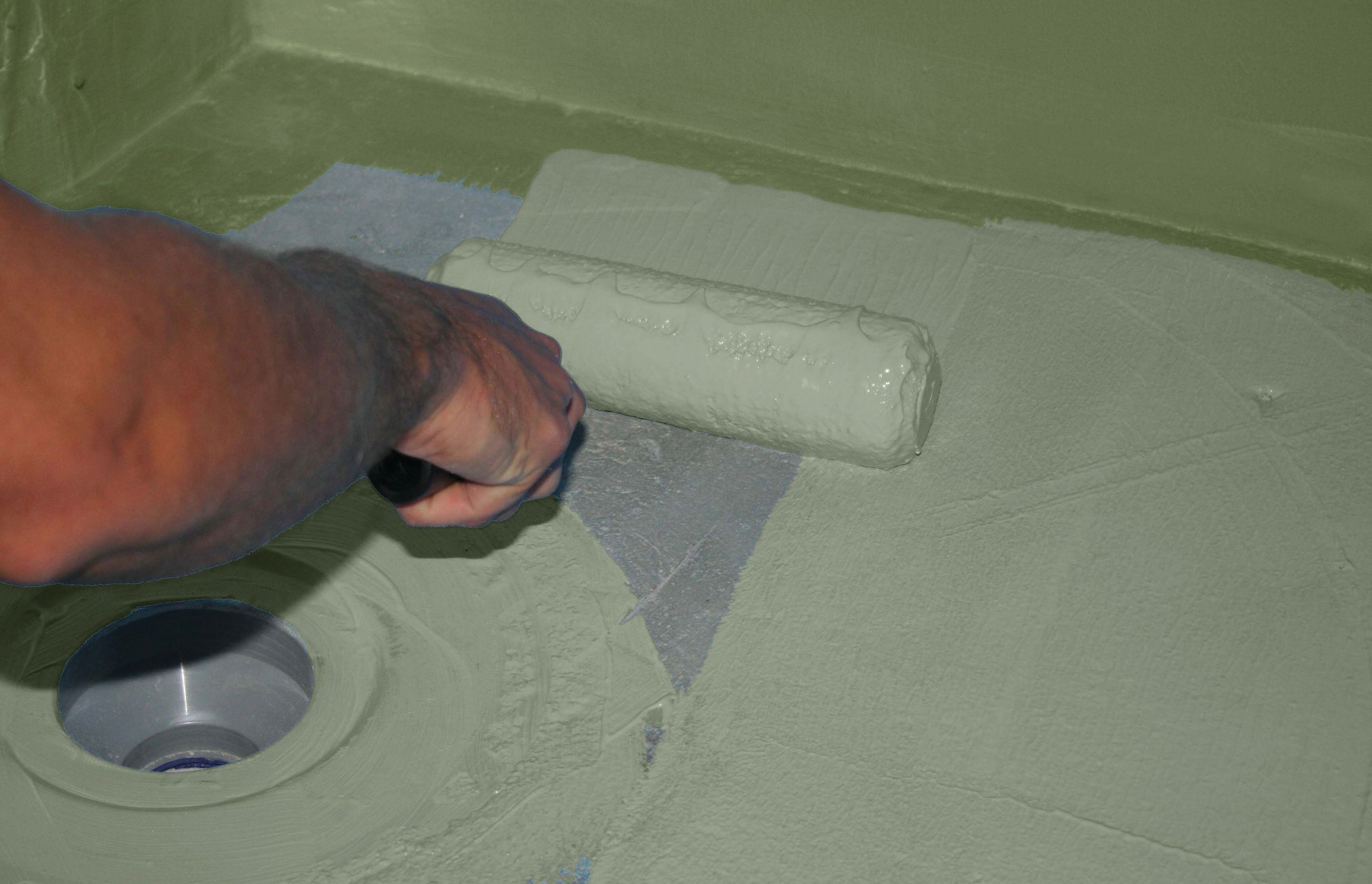 LATICRETE under-tile waterproofing membranes provide protection for floors and walls for applications ranging from bathrooms to balconies and continuous water submersion such as swimming pools.