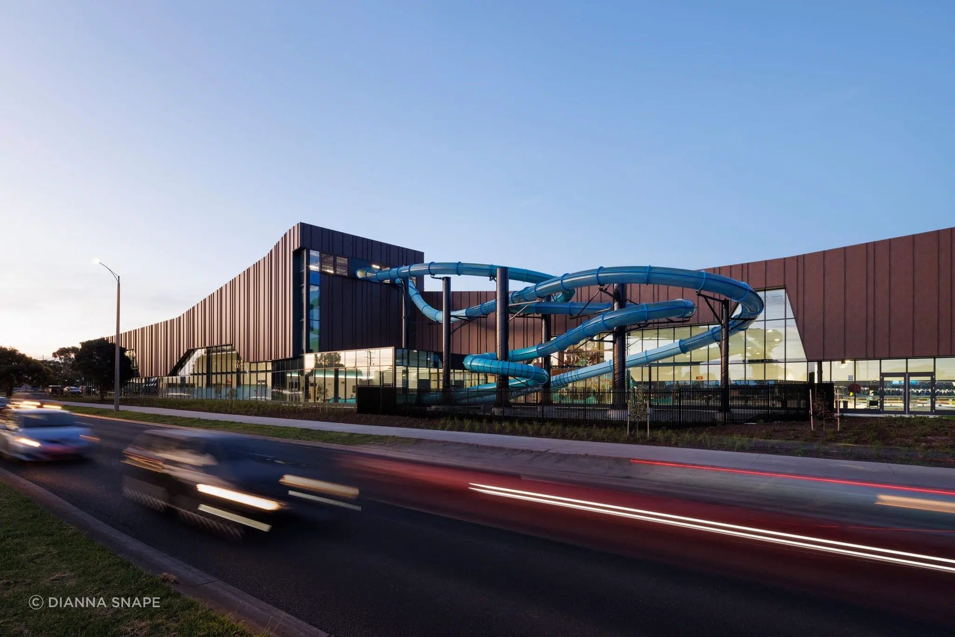 Brimbank-Aquatic-and-Leisure-CentreUniCote-LUXWeathered-Iron-1-web-ap-compressed.jpg