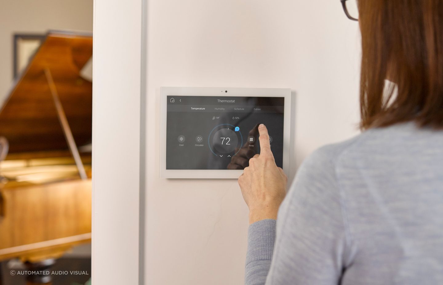 Smart thermostat and heating control systems allow precise management of indoor temperatures.