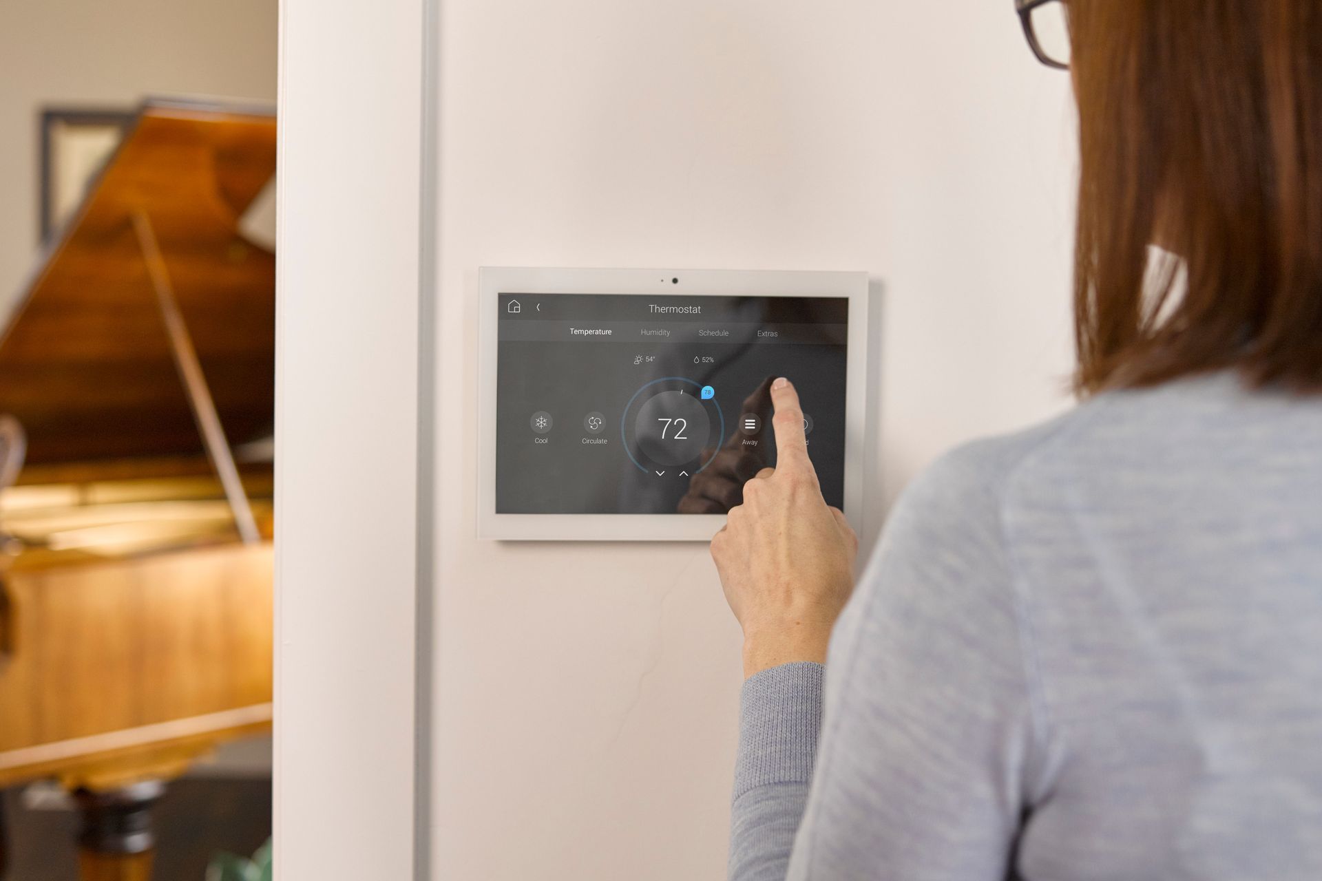 Smart thermostat and heating control systems allow precise management of indoor temperatures.