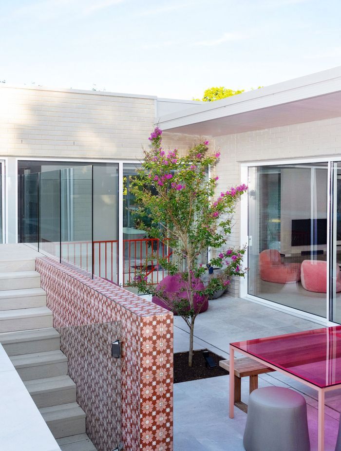 Narrabundah Haven in Canberra, featured in Inside Out magazine. Luna Chiaro Limestone creates seamless indoor-outdoor flow in this mid-century inspired home. A 2025 project where natural stone brings both beauty and the feeling of being "eternally on holiday."