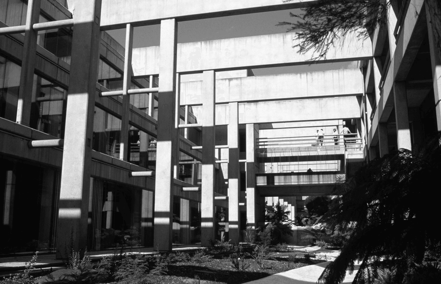 Holdmark Innovation Award, Cameron Offices, Belconnen by John Andrews. Photographer unknown