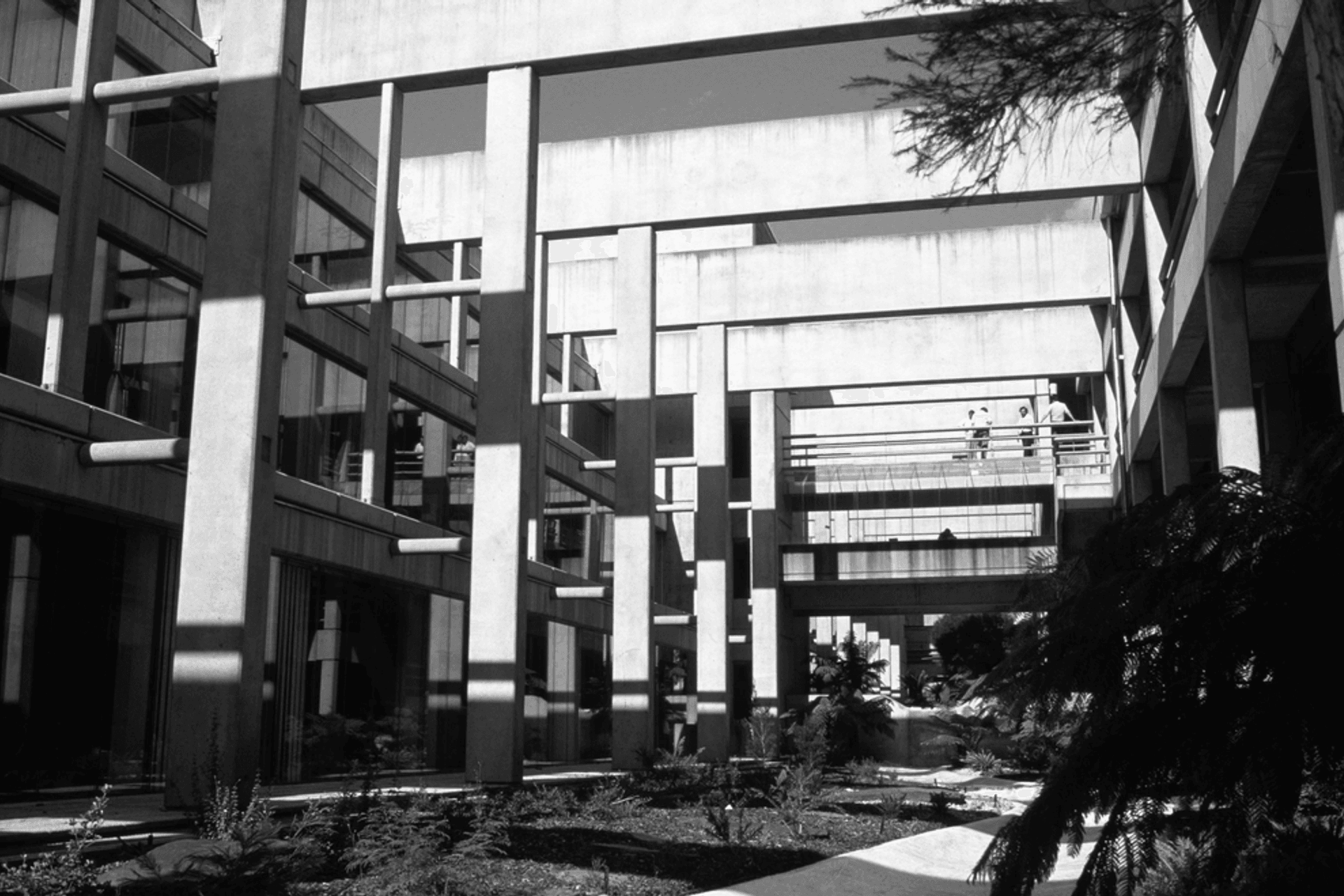 Holdmark Innovation Award, Cameron Offices, Belconnen by John Andrews. Photographer unknown