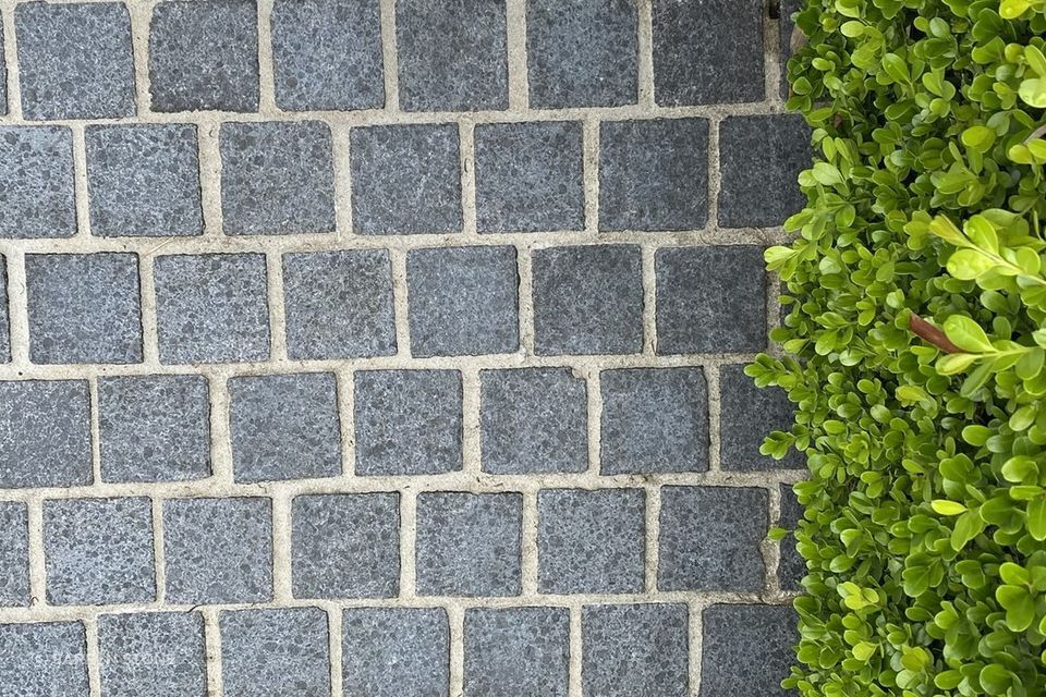 Charcoal Cobblestones