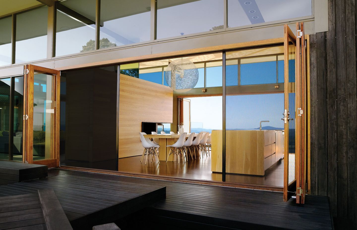 The S4 screens enable two fabric types to be installed across the same opening, with one housed in a coil on each side of the frame.