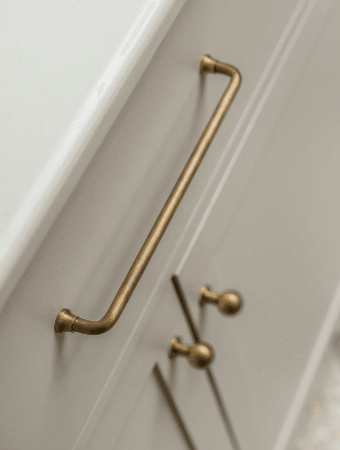 The Sycamore pull handle and Bayswater knob make the perfect pair