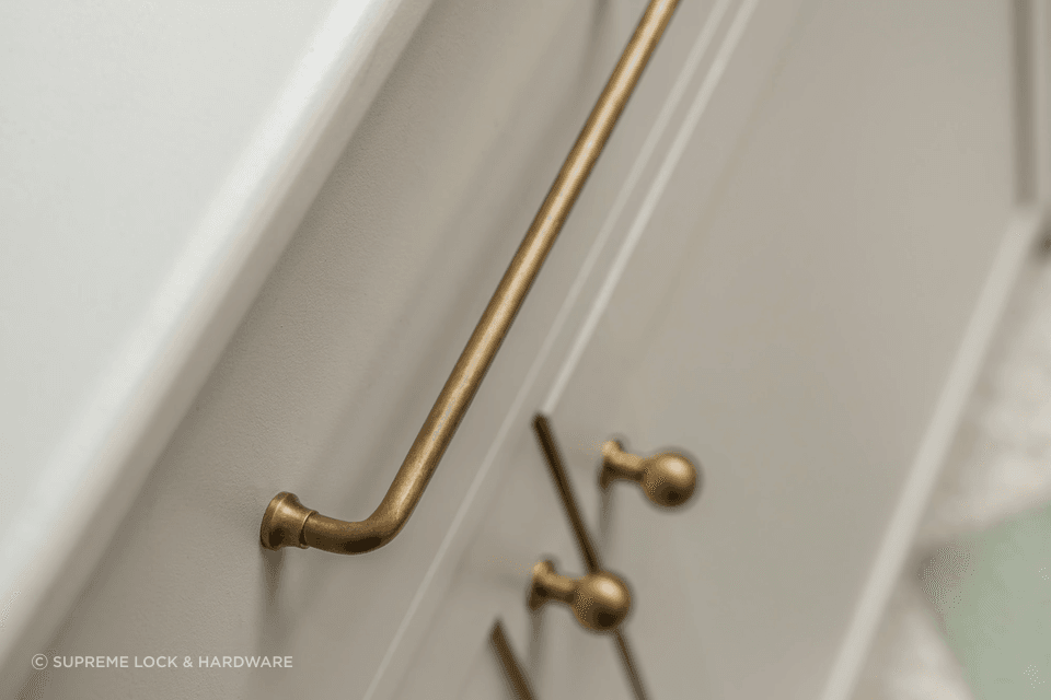The Sycamore pull handle and Bayswater knob make the perfect pair