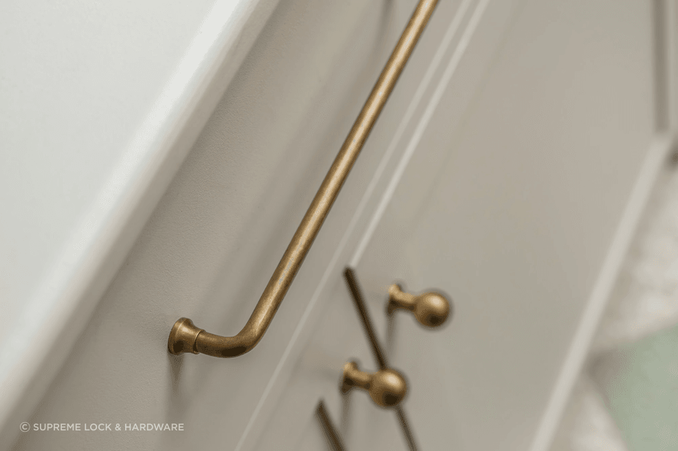 The Sycamore pull handle and Bayswater knob make the perfect pair