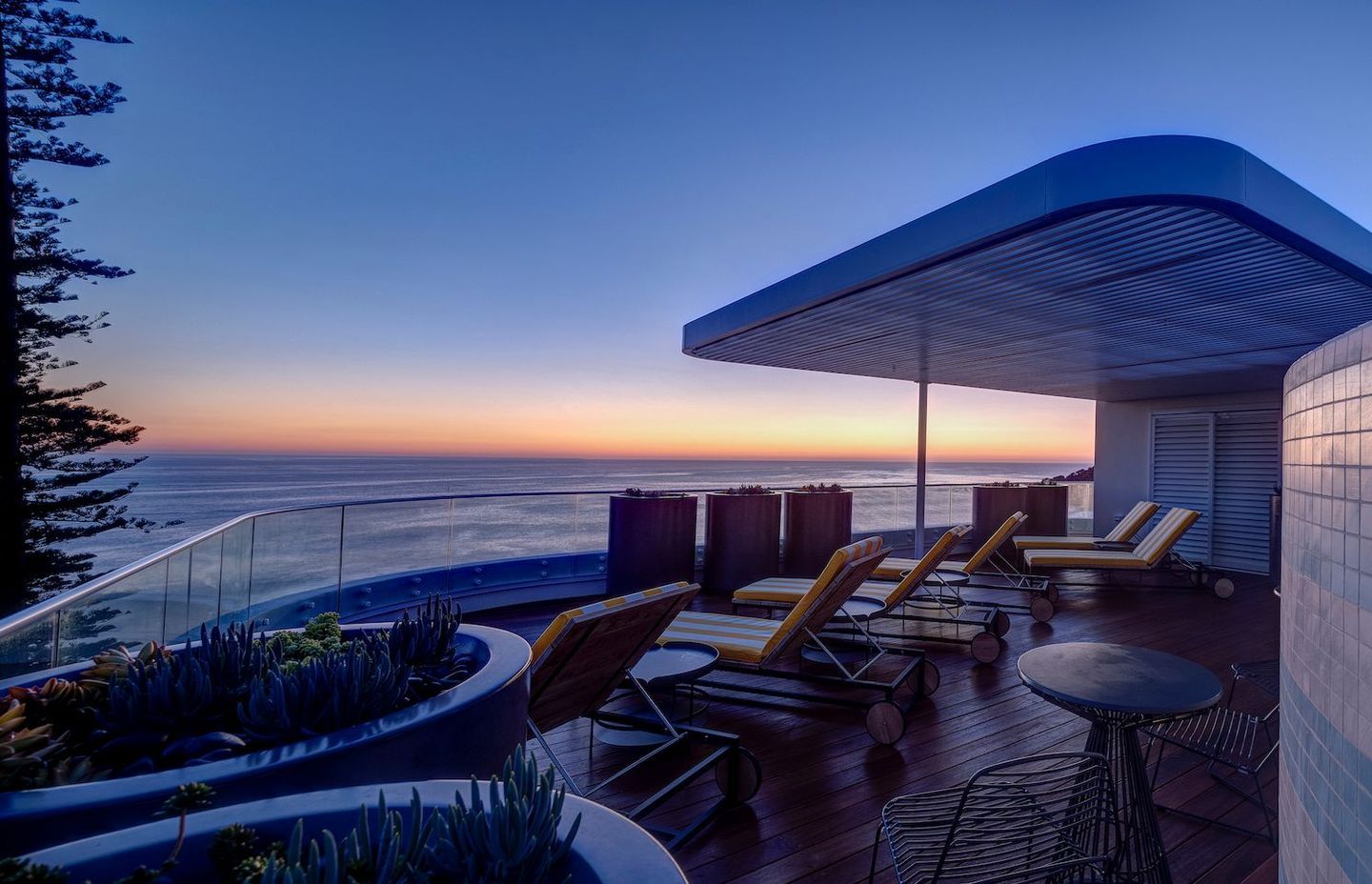 The Surf Hotel Yamba by Design King Company | Photography by Brett Boardman &amp; Elise Hassey