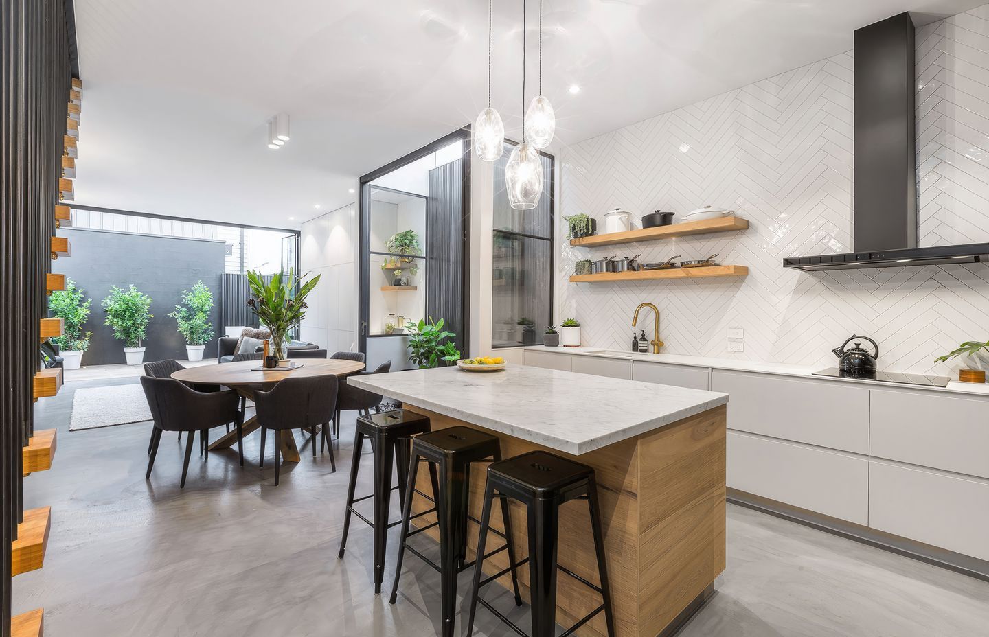 Rise of Black Rangehoods in Modern Kitchens