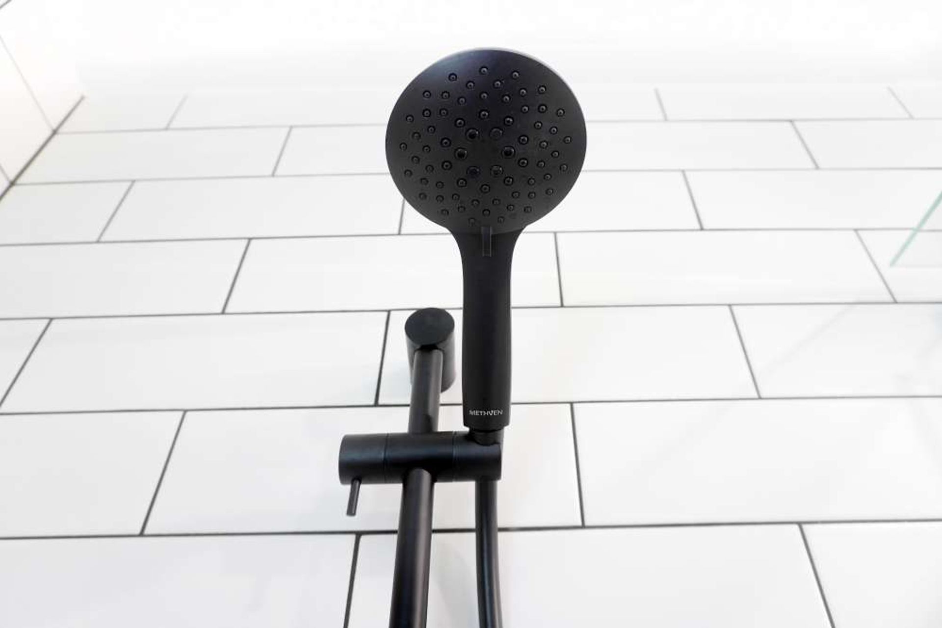 Q &amp; A WITH HOLLY (THE KITCHEN HUB) – CHOOSING THE RIGHT TAPWARE FOR YOUR BATHROOM DESIGN