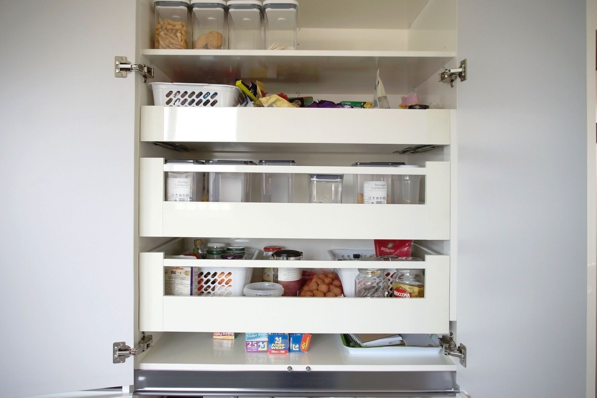 Kitchen renovation in Papatoetoe with individual pull out drawers built within the pantry.
