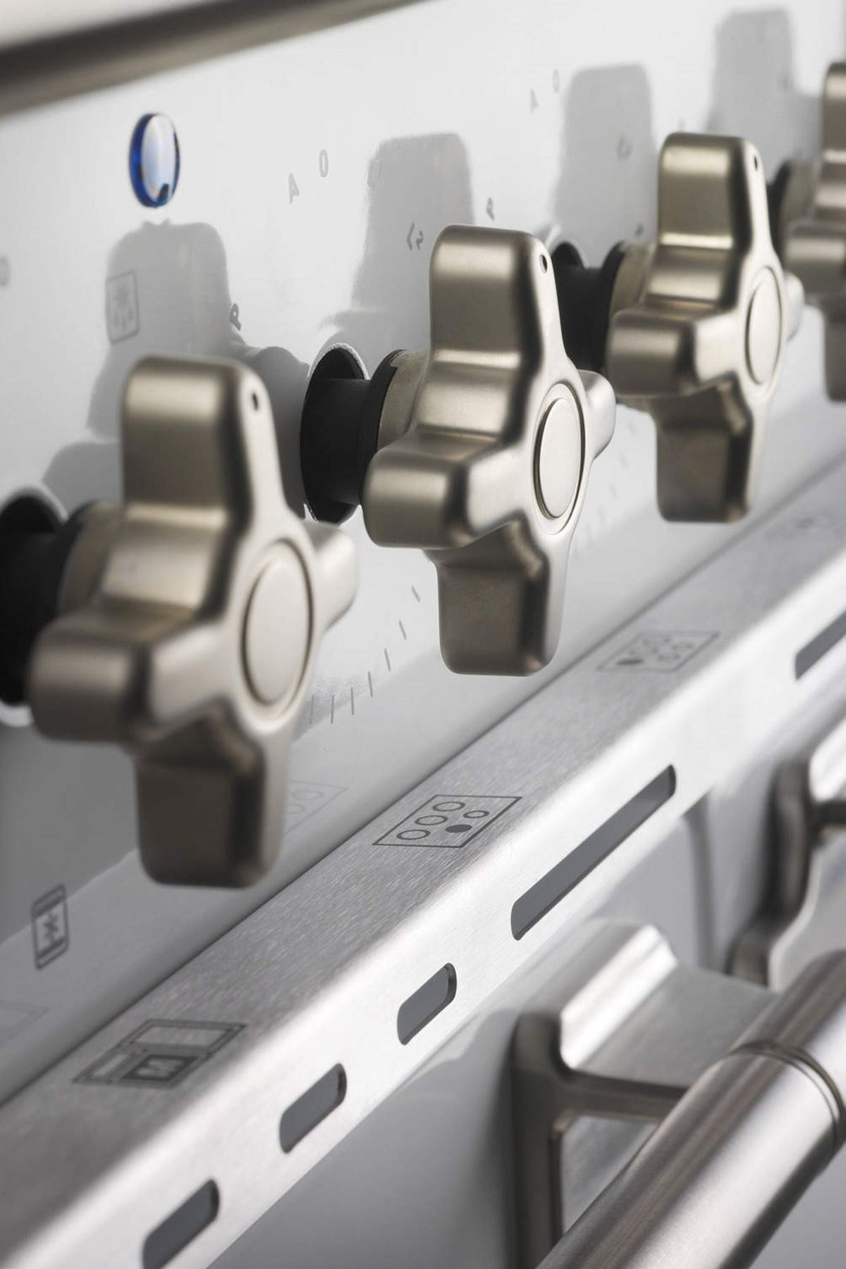 Awaken your inner gastronome with the Elise