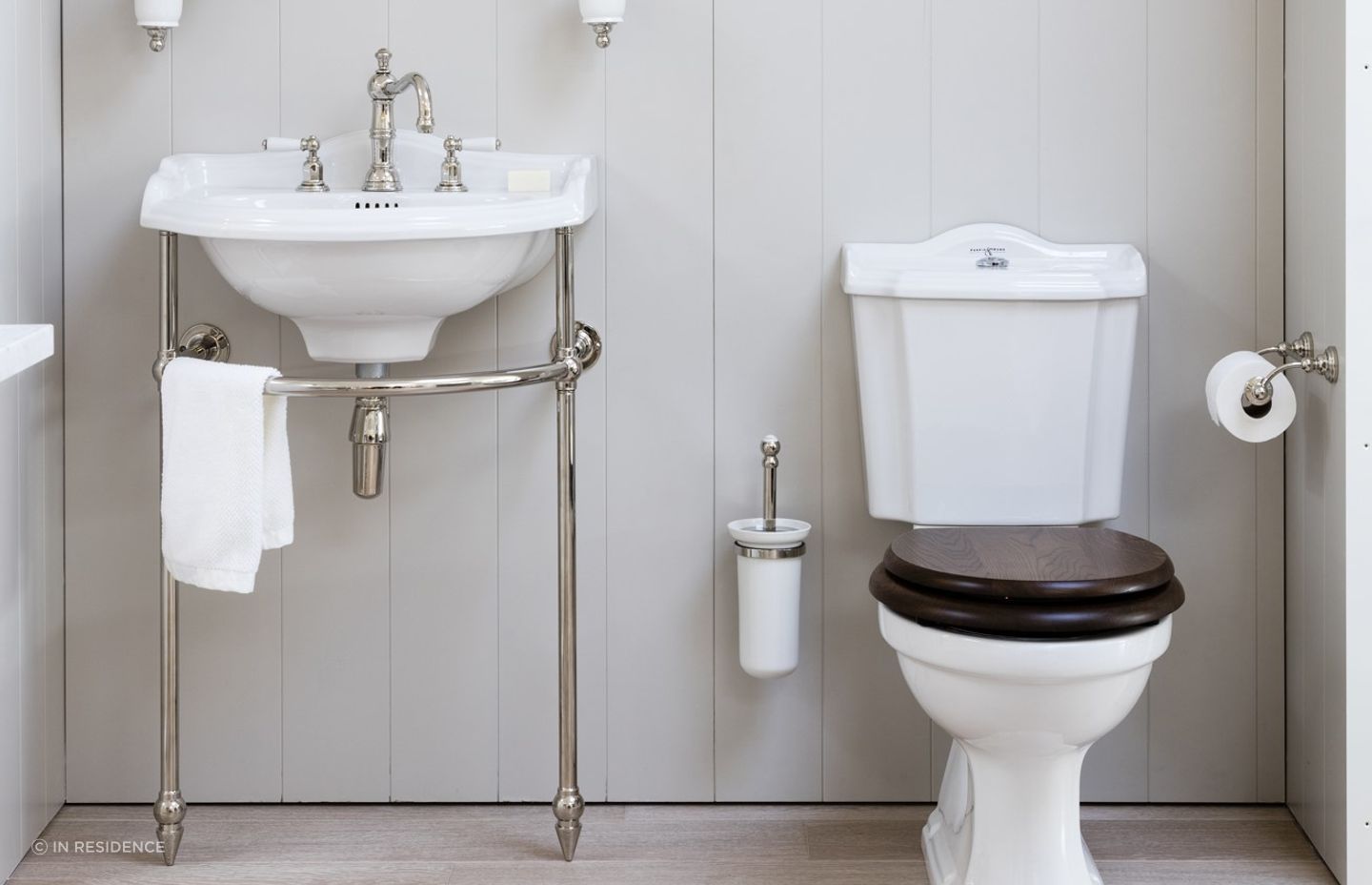 This beautiful wooden toilet seat takes centre stage on the Perrin &amp; Rowe Edwardian toilet