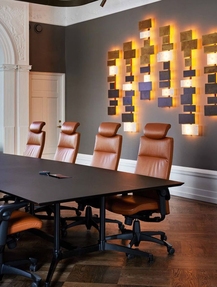 Ergonomic seating in meeting rooms offers flexibility for both focused and collaborative work. HÅG Tribute chairs offered the perfect aesthetic for Forte's boardroom | Forte, Olso