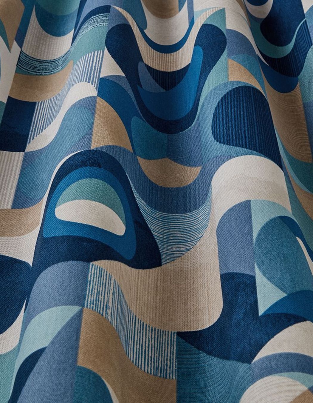 Riviera from the Geometrica collection by ILIV.