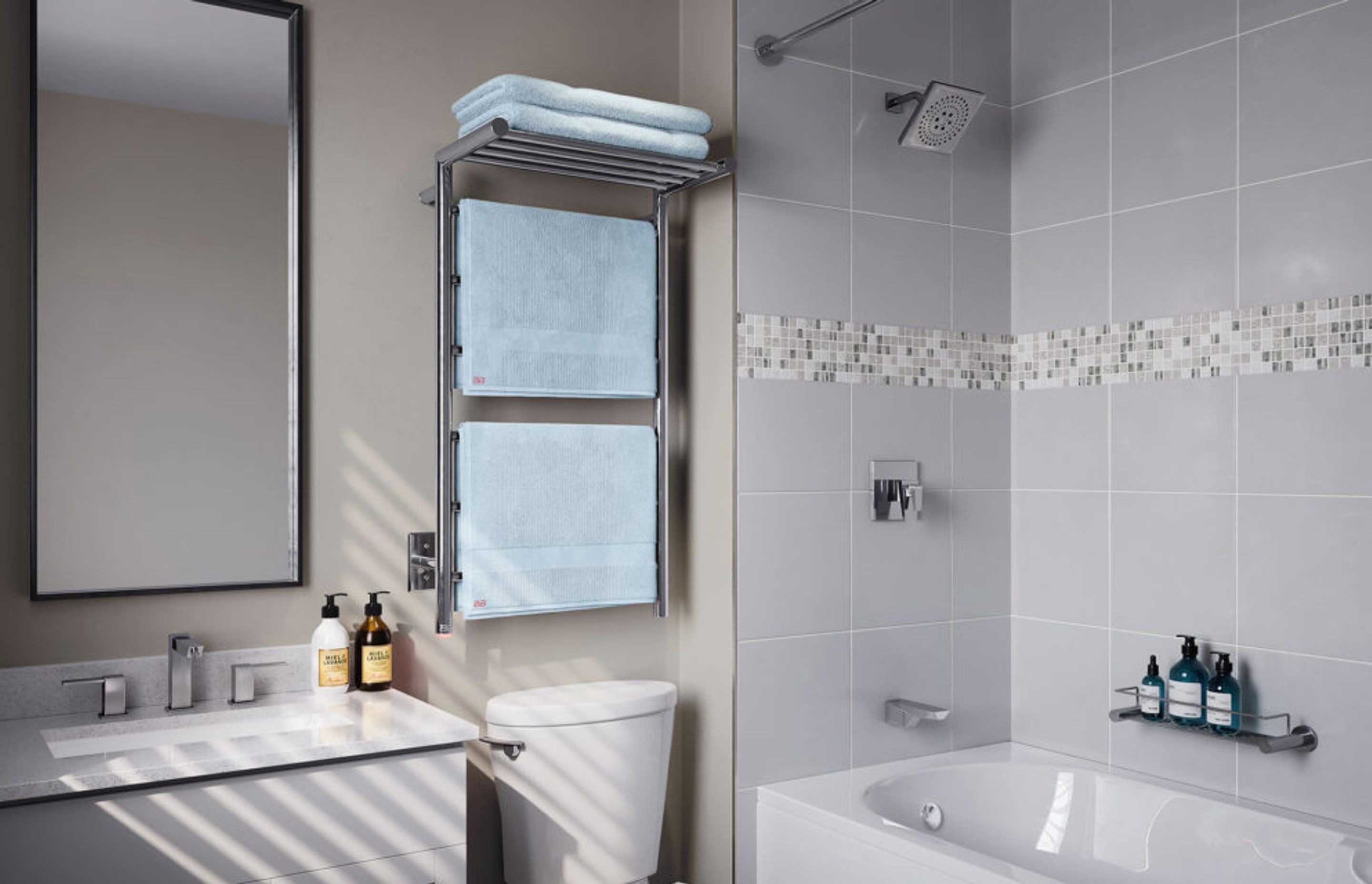 EDGE 10 Bar 500mm heated towel rail with PTSelect Switch (US model shown here - square cover plate)