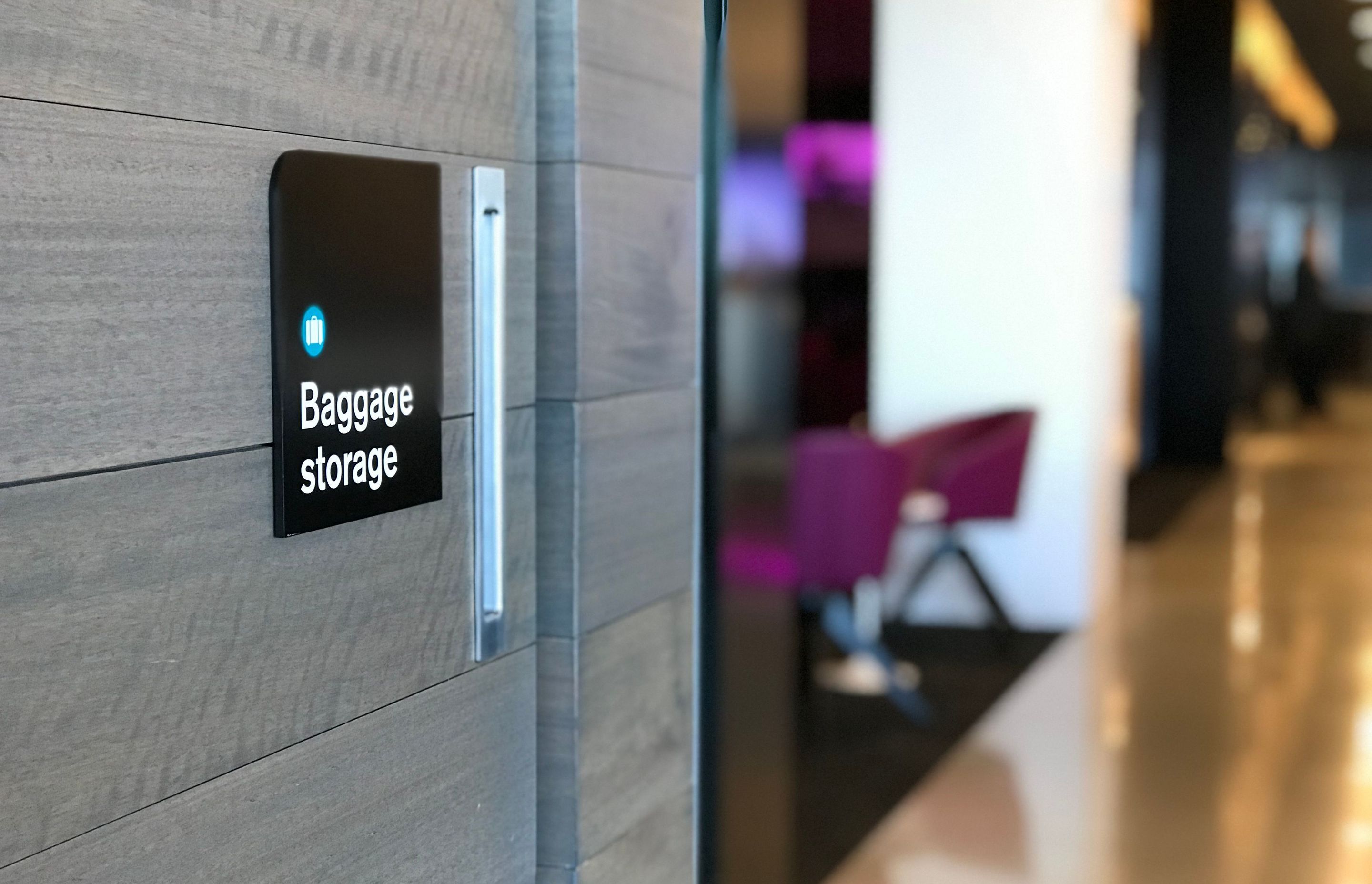 Featuring a full-length recess, the HB665 Flush Pull was selected for the Air New Zealand lounge at Auckland's International Airport.
