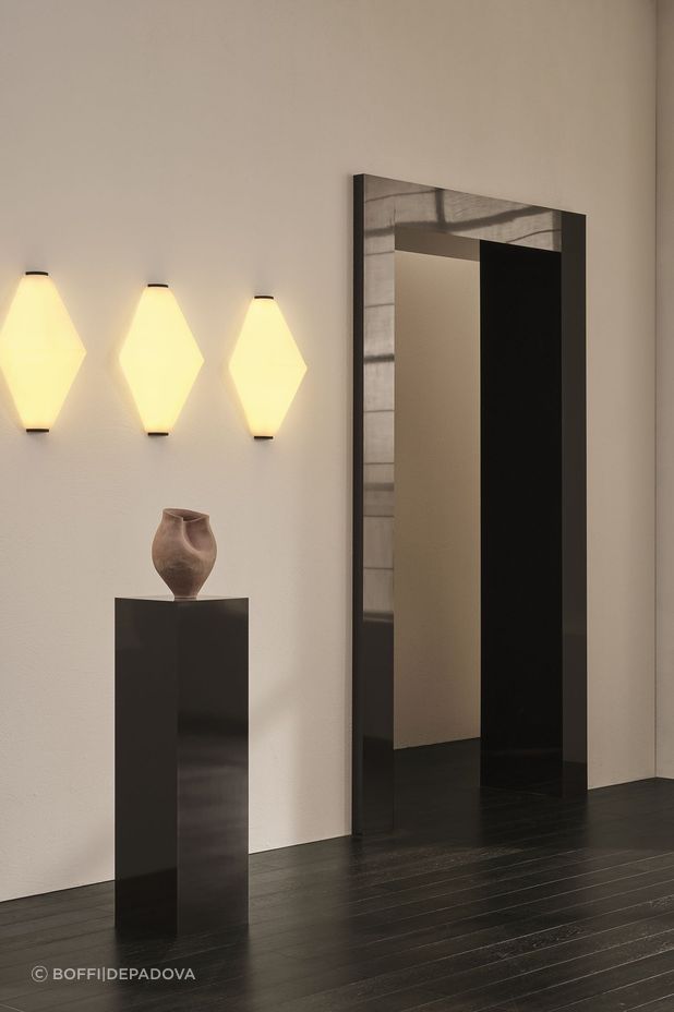 Single Helium Wall Mounted Light