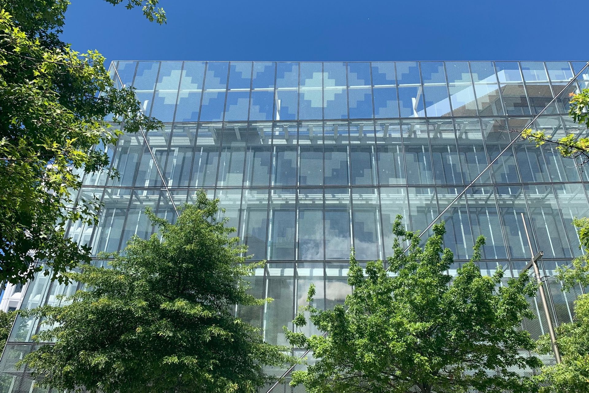 The rooftop restaurant is surrounded in glazing, creating a spectacular outlook over the city. Photograph courtesy of Sheppard & Rout Architects.